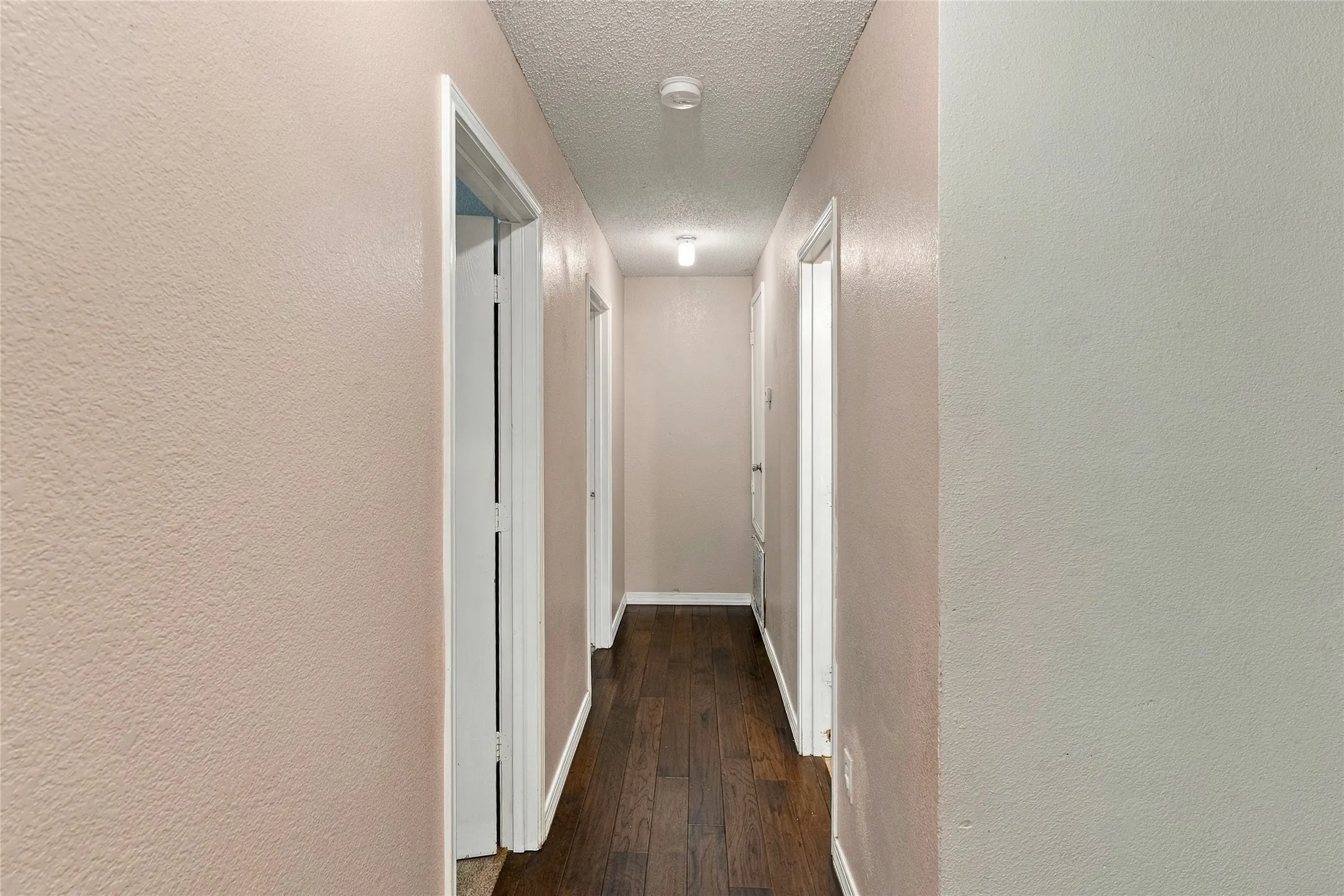 Single Family Residence For Sale in Tarrant County , 5313 Temecula Road, Fort Worth, Texas 76244, 4 Bedroom, 2 Bathroom, 2 Garage spaces, 2,080 Sqft, built in 2003, mls#21405246, Real Estate Agent in Fort Worth, Homes For Sale in Tarrant county, Homes For Sale in Fort Worth, Realtor in Fort Worth Texas, Real Estate Brokerage Independent Realty Texas, Luminita Cordes Realtor