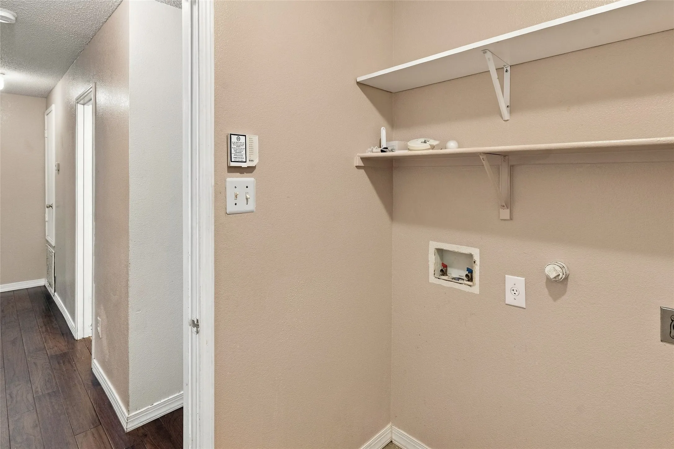 Single Family Residence For Sale in Tarrant County , 5313 Temecula Road, Fort Worth, Texas 76244, 4 Bedroom, 2 Bathroom, 2 Garage spaces, 2,080 Sqft, built in 2003, mls#21405246, Real Estate Agent in Fort Worth, Homes For Sale in Tarrant county, Homes For Sale in Fort Worth, Realtor in Fort Worth Texas, Real Estate Brokerage Independent Realty Texas, Luminita Cordes Realtor