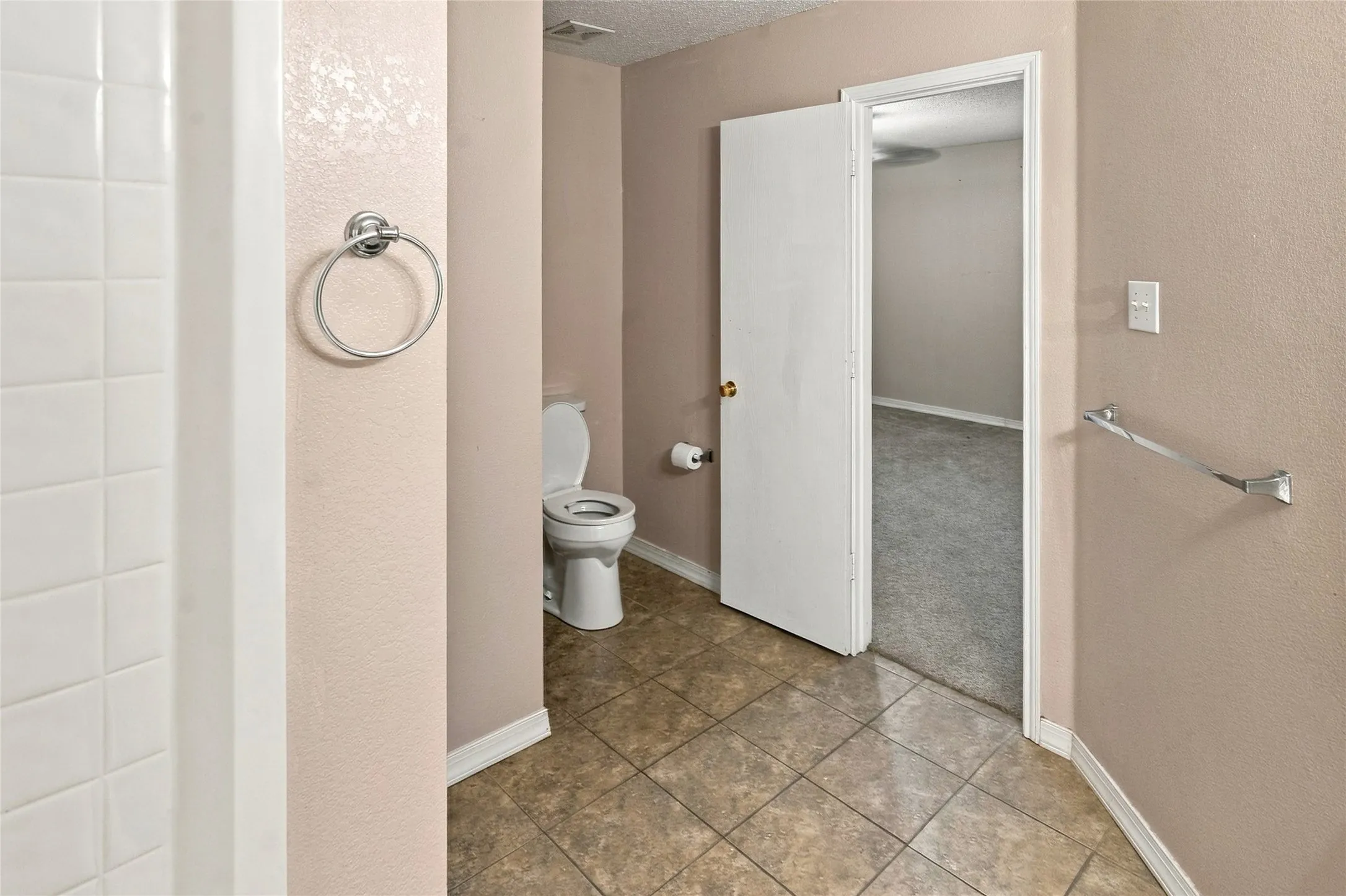 Single Family Residence For Sale in Tarrant County , 5313 Temecula Road, Fort Worth, Texas 76244, 4 Bedroom, 2 Bathroom, 2 Garage spaces, 2,080 Sqft, built in 2003, mls#21405246, Real Estate Agent in Fort Worth, Homes For Sale in Tarrant county, Homes For Sale in Fort Worth, Realtor in Fort Worth Texas, Real Estate Brokerage Independent Realty Texas, Luminita Cordes Realtor