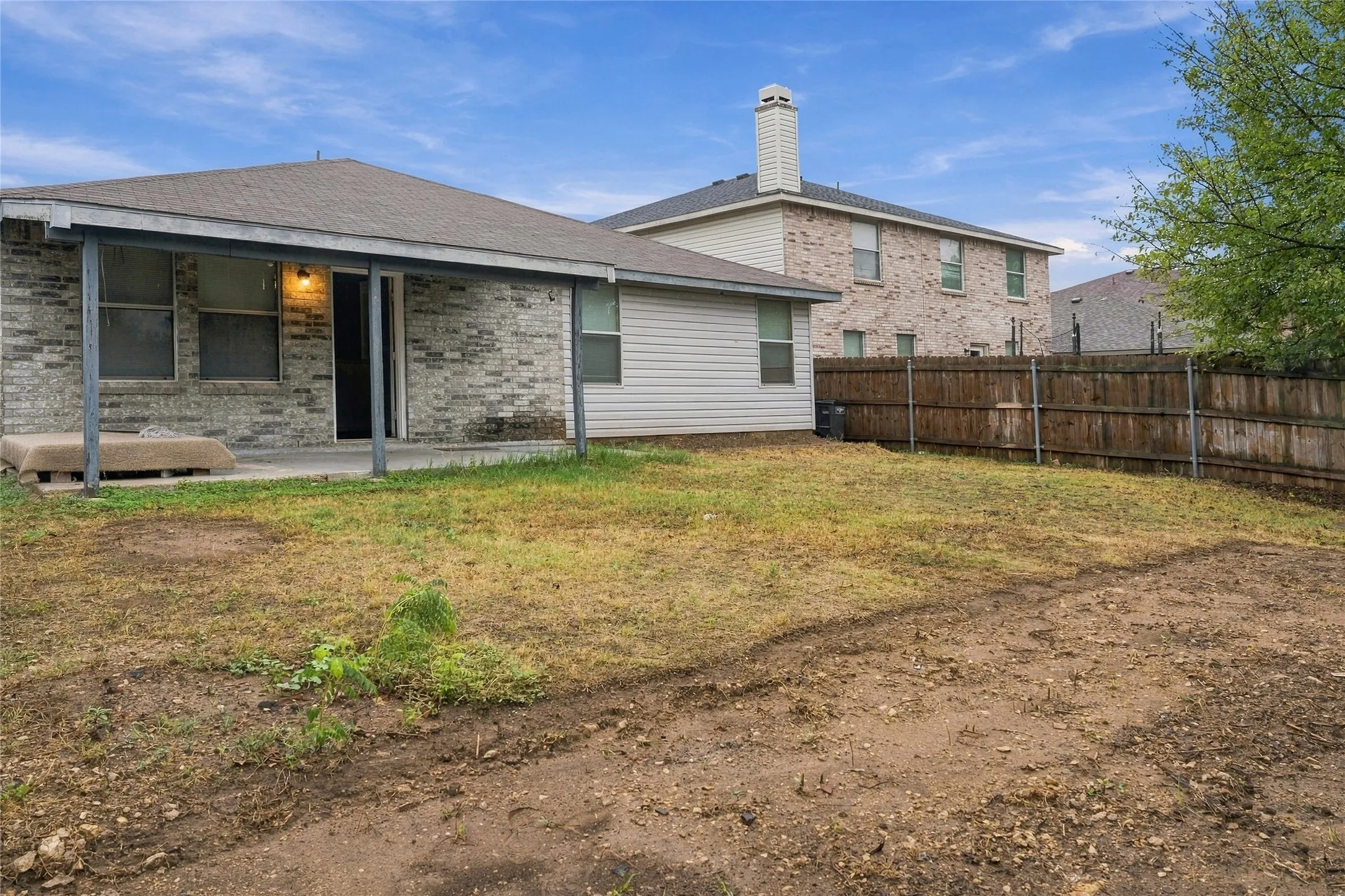 Single Family Residence For Sale in Tarrant County , 5313 Temecula Road, Fort Worth, Texas 76244, 4 Bedroom, 2 Bathroom, 2 Garage spaces, 2,080 Sqft, built in 2003, mls#21405246, Real Estate Agent in Fort Worth, Homes For Sale in Tarrant county, Homes For Sale in Fort Worth, Realtor in Fort Worth Texas, Real Estate Brokerage Independent Realty Texas, Luminita Cordes Realtor