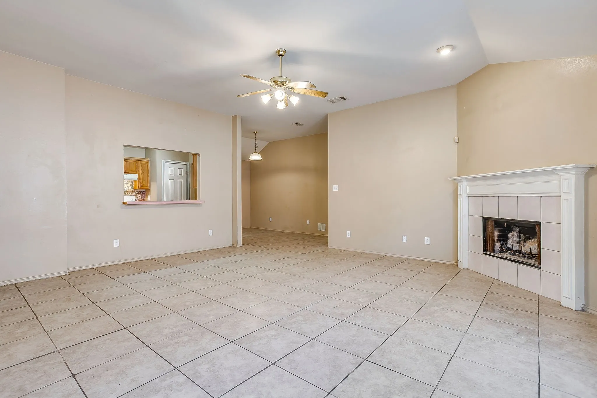 Single Family Residence For Sale in Dallas County , 1031 Gaynor Avenue, Duncanville, Texas 75137, 3 Bedroom, 2 Bathroom, 2 Garage spaces, 1,374 Sqft, built in 1995, mls#21405008, Real Estate Agent in Duncanville, Homes For Sale in Dallas county, Homes For Sale in Duncanville, Realtor in Duncanville Texas, Real Estate Brokerage Independent Realty Texas, Luminita Cordes Realtor