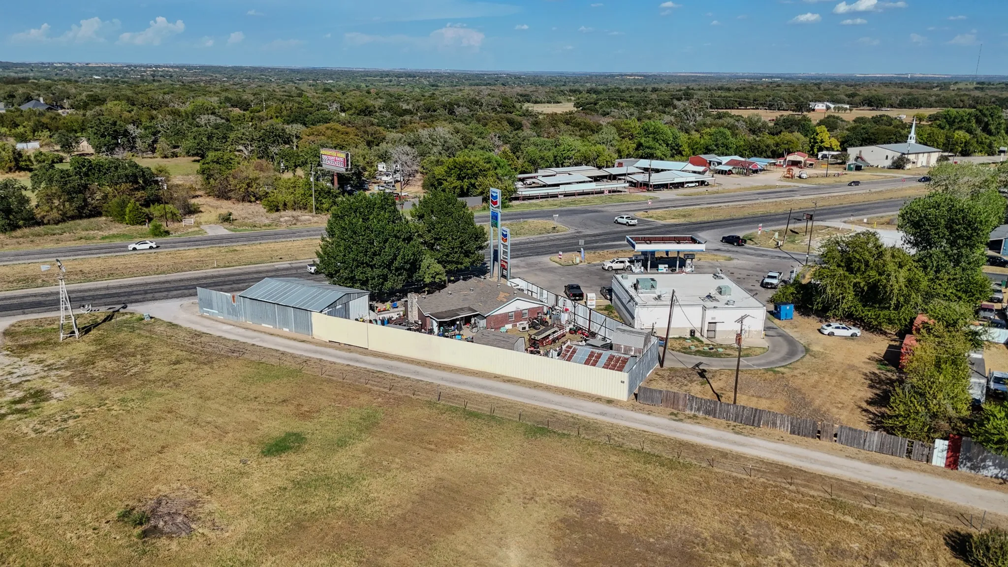 Single Family Residence For Sale in Parker County , 5090 E Highway 199, Springtown, Texas 76082, 4 Bedroom, 2 Bathroom, Garage spaces, 1,437 Sqft, built in 1965, mls#21405249, Real Estate Agent in Springtown, Homes For Sale in Parker county, Homes For Sale in Springtown, Realtor in Springtown Texas, Real Estate Brokerage Independent Realty Texas, Luminita Cordes Realtor