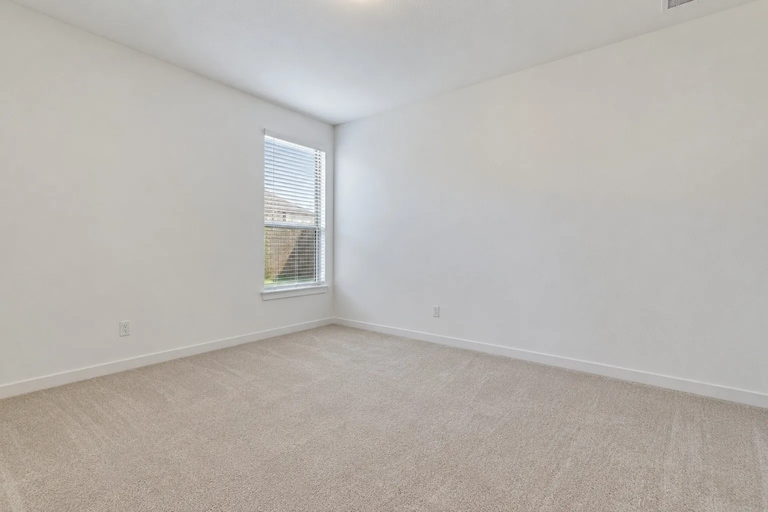 Single Family Residence For Sale in Denton County , 129 Invermore Drive, Little Elm, Texas 75068, 5 Bedroom, 5 Bathroom, 2 Garage spaces, 3,357 Sqft, built in 2024, mls#21401687, Real Estate Agent in Little Elm, Homes For Sale in Denton county, Homes For Sale in Little Elm, Realtor in Little Elm Texas, Real Estate Brokerage Independent Realty Texas, Luminita Cordes Realtor