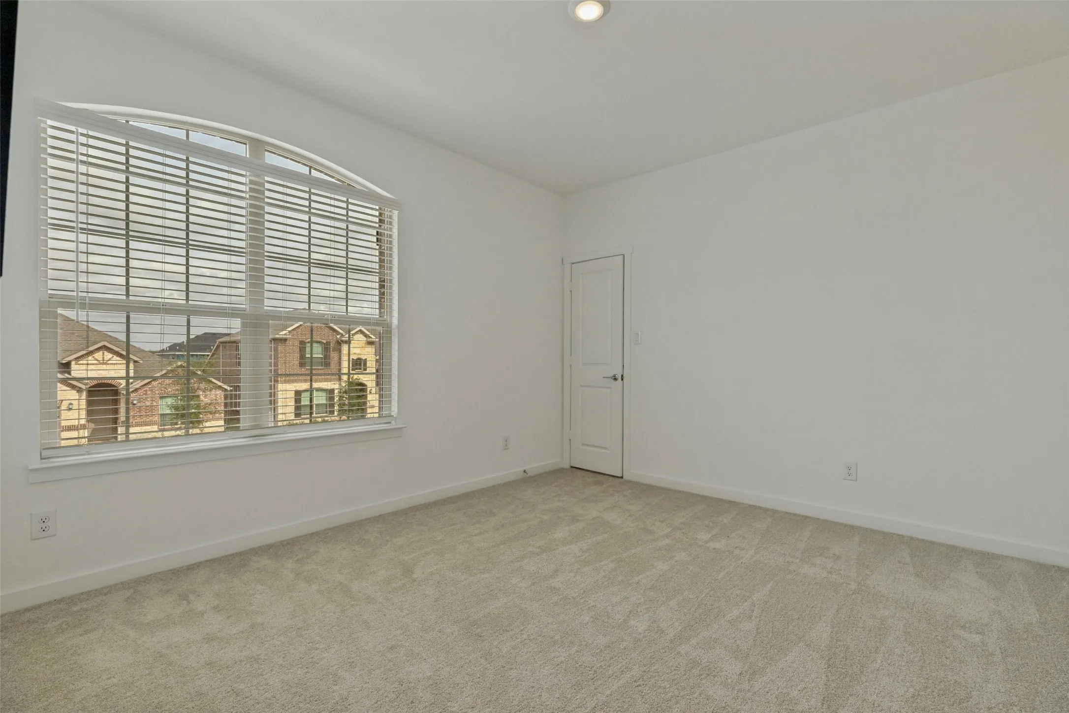 Single Family Residence For Sale in Denton County , 129 Invermore Drive, Little Elm, Texas 75068, 5 Bedroom, 5 Bathroom, 2 Garage spaces, 3,357 Sqft, built in 2024, mls#21401687, Real Estate Agent in Little Elm, Homes For Sale in Denton county, Homes For Sale in Little Elm, Realtor in Little Elm Texas, Real Estate Brokerage Independent Realty Texas, Luminita Cordes Realtor