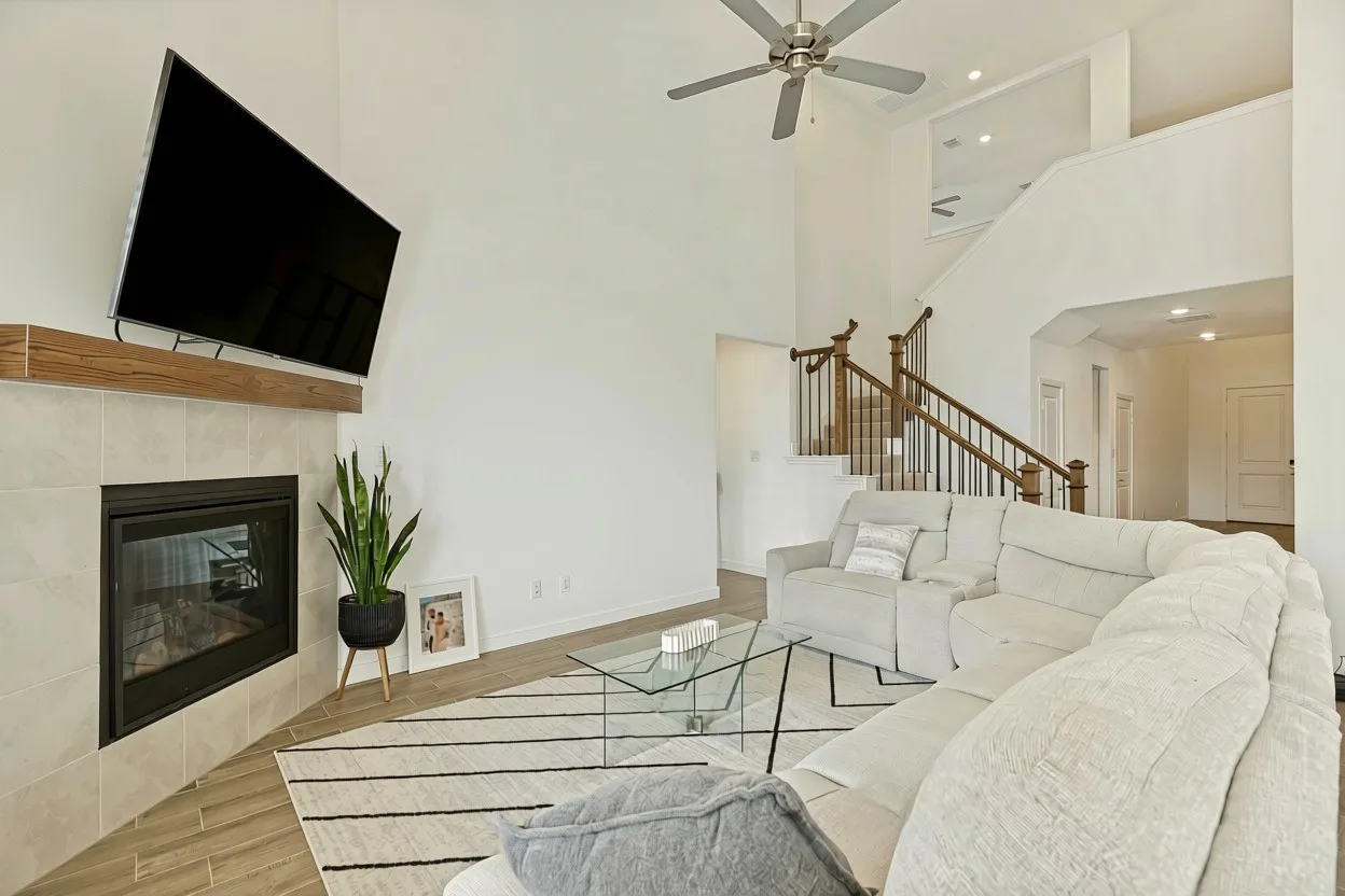 Single Family Residence For Sale in Denton County , 129 Invermore Drive, Little Elm, Texas 75068, 5 Bedroom, 5 Bathroom, 2 Garage spaces, 3,357 Sqft, built in 2024, mls#21401687, Real Estate Agent in Little Elm, Homes For Sale in Denton county, Homes For Sale in Little Elm, Realtor in Little Elm Texas, Real Estate Brokerage Independent Realty Texas, Luminita Cordes Realtor