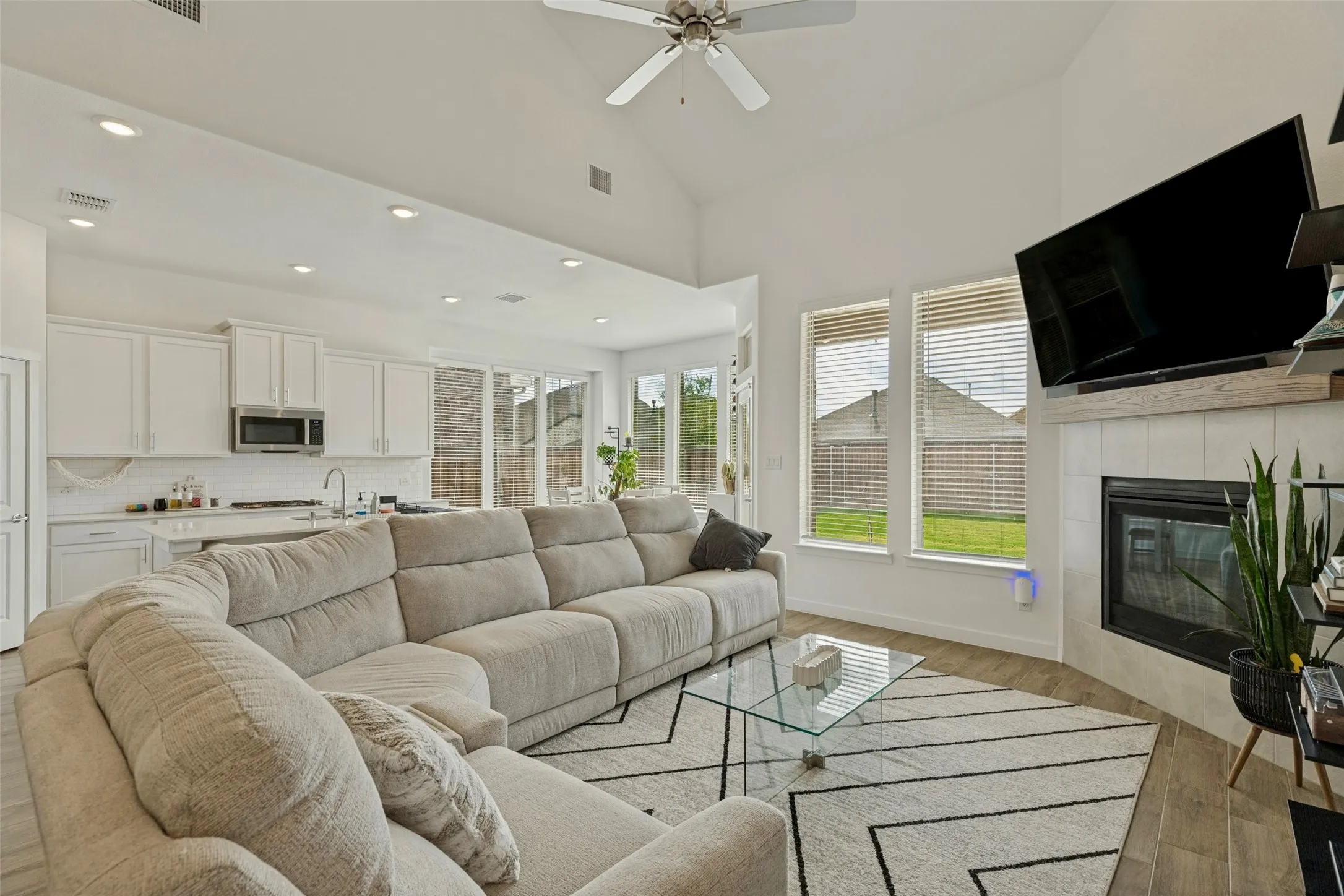Single Family Residence For Sale in Denton County , 129 Invermore Drive, Little Elm, Texas 75068, 5 Bedroom, 5 Bathroom, 2 Garage spaces, 3,357 Sqft, built in 2024, mls#21401687, Real Estate Agent in Little Elm, Homes For Sale in Denton county, Homes For Sale in Little Elm, Realtor in Little Elm Texas, Real Estate Brokerage Independent Realty Texas, Luminita Cordes Realtor