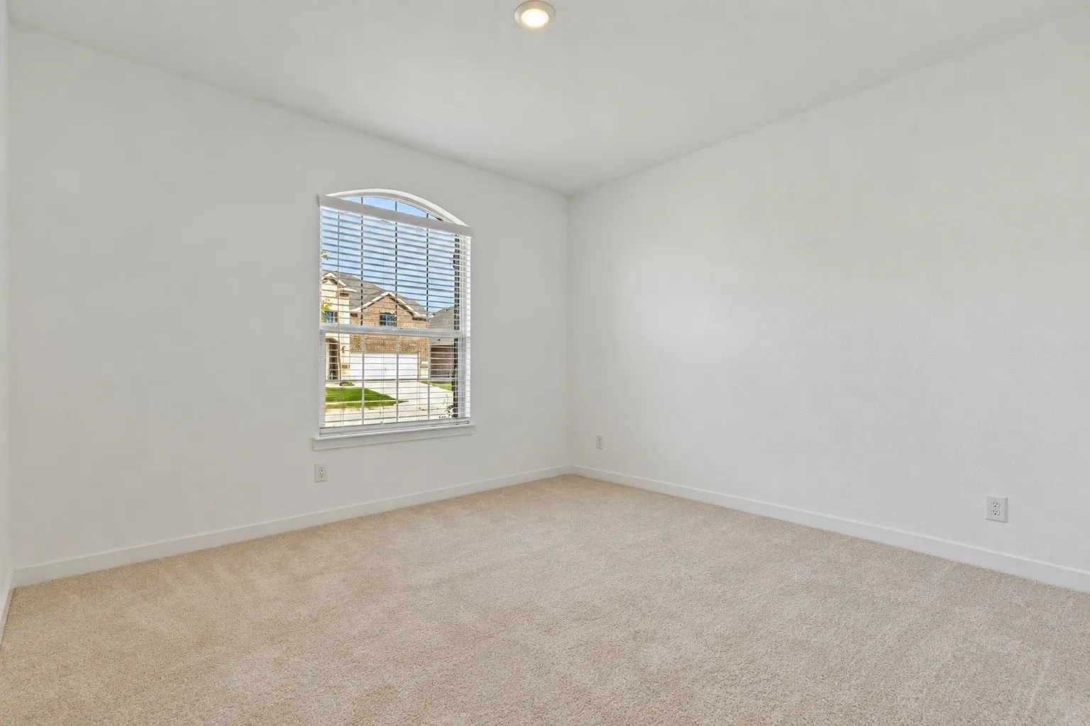 Single Family Residence For Sale in Denton County , 129 Invermore Drive, Little Elm, Texas 75068, 5 Bedroom, 5 Bathroom, 2 Garage spaces, 3,357 Sqft, built in 2024, mls#21401687, Real Estate Agent in Little Elm, Homes For Sale in Denton county, Homes For Sale in Little Elm, Realtor in Little Elm Texas, Real Estate Brokerage Independent Realty Texas, Luminita Cordes Realtor