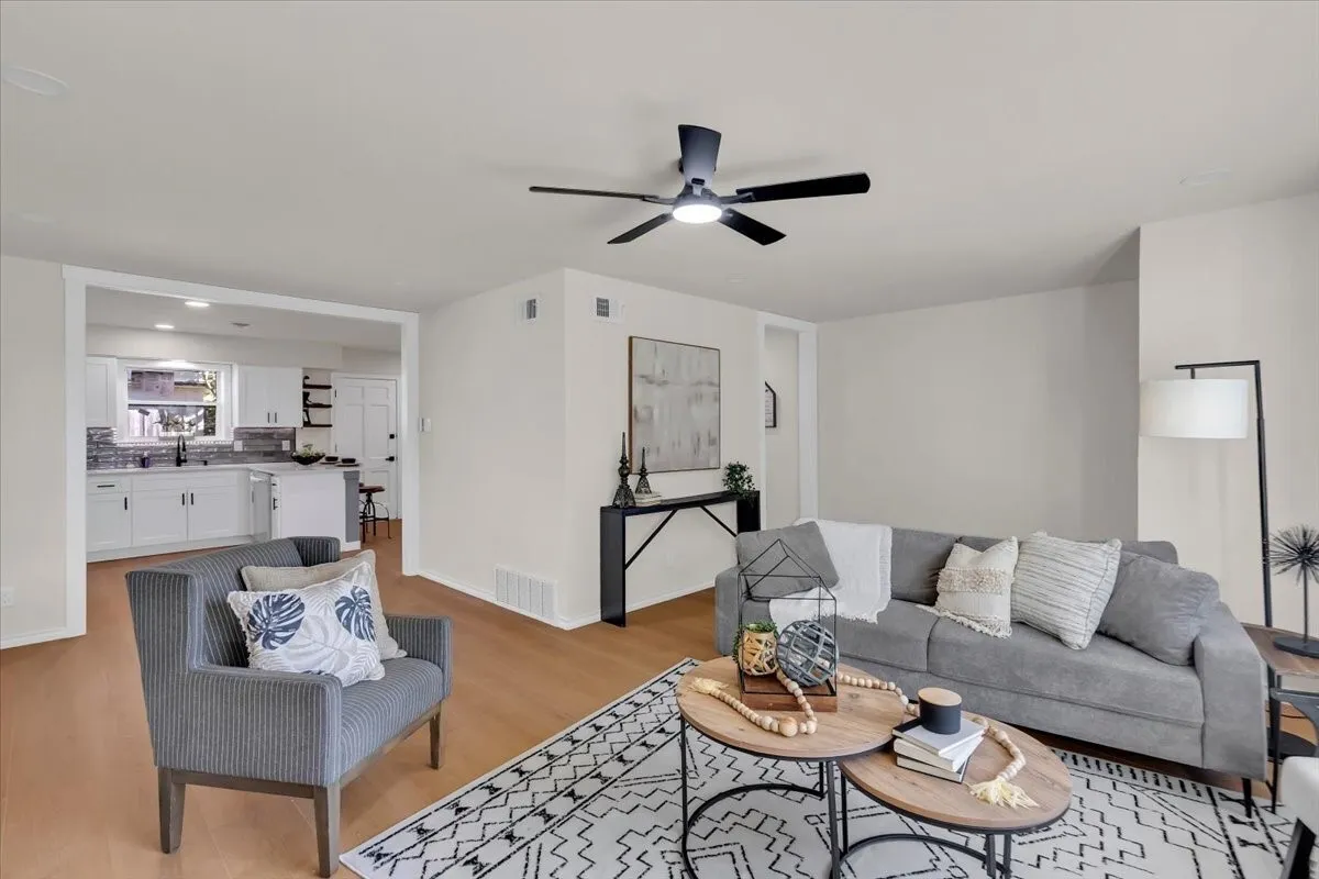 Single Family Residence For Sale in Dallas County , 732 James Drive, Richardson, Texas 75080, 4 Bedroom, 3 Bathroom, 1 Garage spaces, 1,975 Sqft, built in 1957, mls#21405093, Real Estate Agent in Richardson, Homes For Sale in Dallas county, Homes For Sale in Richardson, Realtor in Richardson Texas, Real Estate Brokerage Independent Realty Texas, Luminita Cordes Realtor