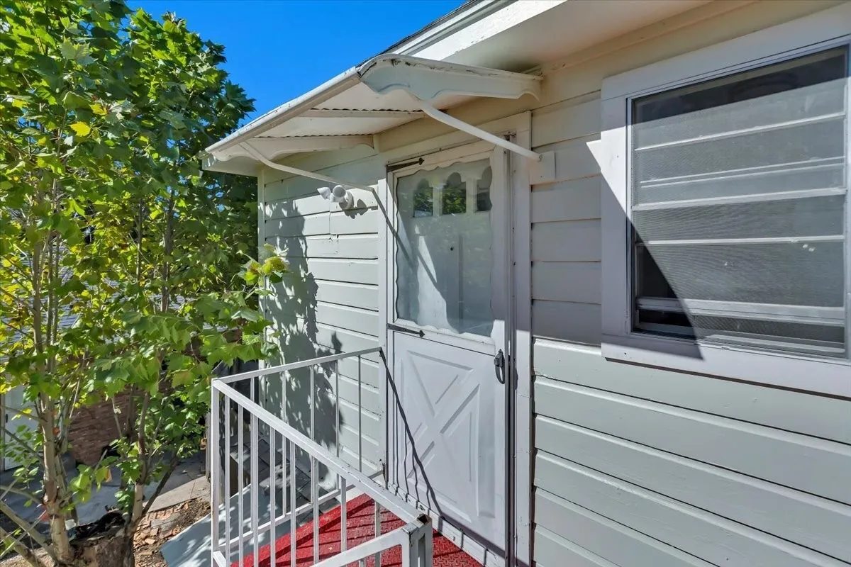 Single Family Residence For Sale in Dallas County , 732 James Drive, Richardson, Texas 75080, 4 Bedroom, 3 Bathroom, 1 Garage spaces, 1,975 Sqft, built in 1957, mls#21405093, Real Estate Agent in Richardson, Homes For Sale in Dallas county, Homes For Sale in Richardson, Realtor in Richardson Texas, Real Estate Brokerage Independent Realty Texas, Luminita Cordes Realtor