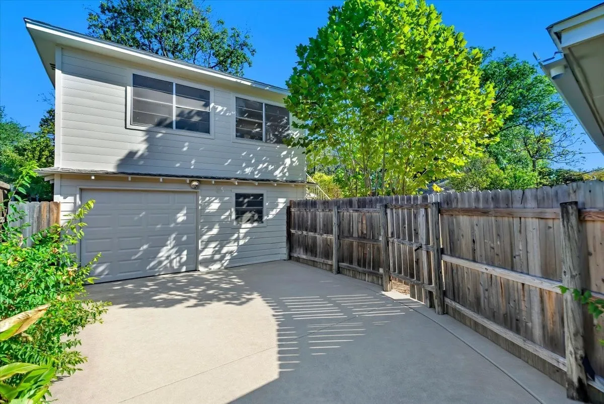 Single Family Residence For Sale in Dallas County , 732 James Drive, Richardson, Texas 75080, 4 Bedroom, 3 Bathroom, 1 Garage spaces, 1,975 Sqft, built in 1957, mls#21405093, Real Estate Agent in Richardson, Homes For Sale in Dallas county, Homes For Sale in Richardson, Realtor in Richardson Texas, Real Estate Brokerage Independent Realty Texas, Luminita Cordes Realtor
