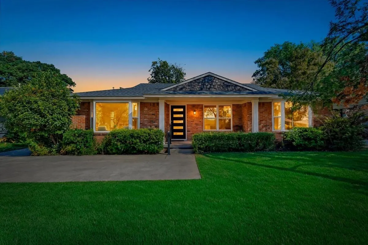 Single Family Residence For Sale in Dallas County , 732 James Drive, Richardson, Texas 75080, 4 Bedroom, 3 Bathroom, 1 Garage spaces, 1,975 Sqft, built in 1957, mls#21405093, Real Estate Agent in Richardson, Homes For Sale in Dallas county, Homes For Sale in Richardson, Realtor in Richardson Texas, Real Estate Brokerage Independent Realty Texas, Luminita Cordes Realtor