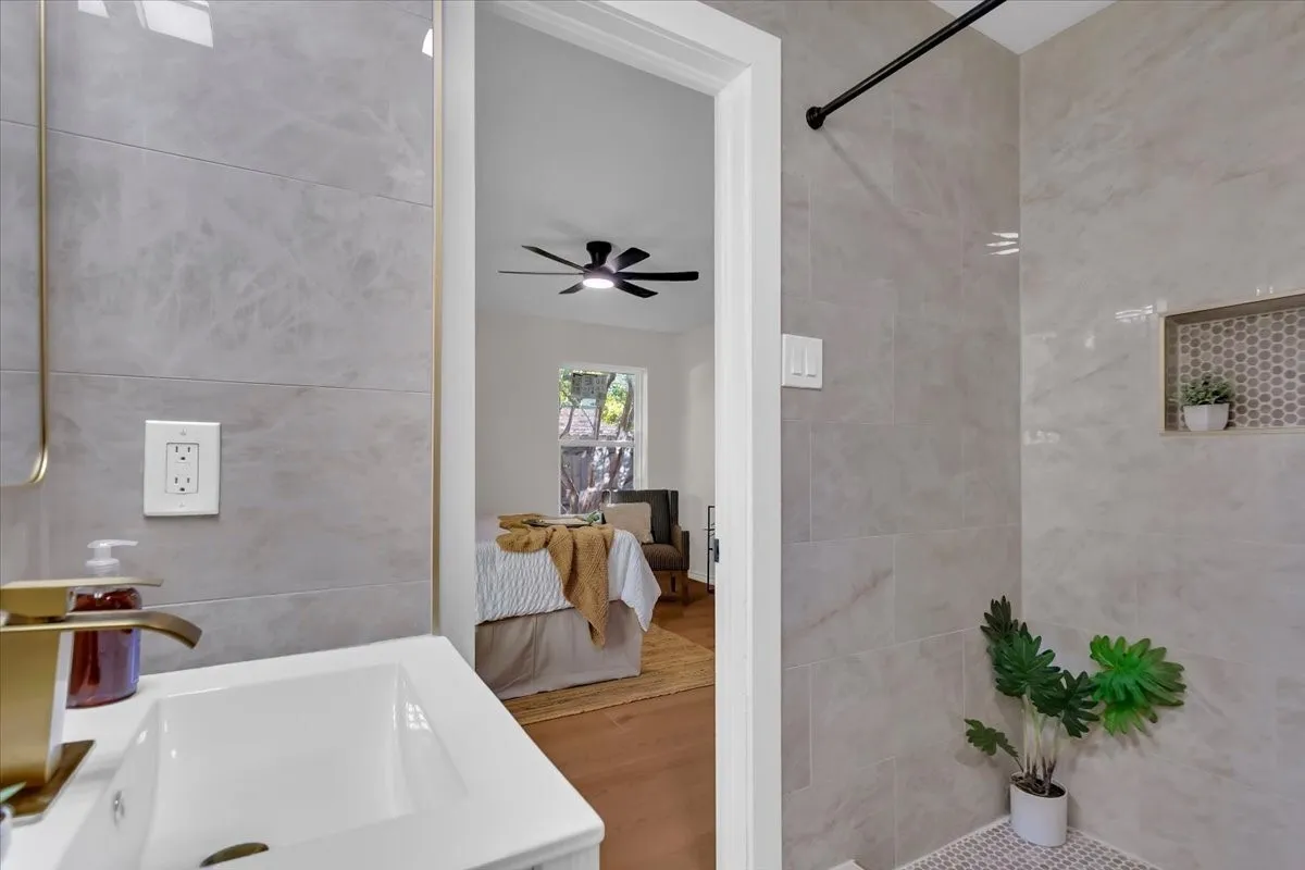 Single Family Residence For Sale in Dallas County , 732 James Drive, Richardson, Texas 75080, 4 Bedroom, 3 Bathroom, 1 Garage spaces, 1,975 Sqft, built in 1957, mls#21405093, Real Estate Agent in Richardson, Homes For Sale in Dallas county, Homes For Sale in Richardson, Realtor in Richardson Texas, Real Estate Brokerage Independent Realty Texas, Luminita Cordes Realtor