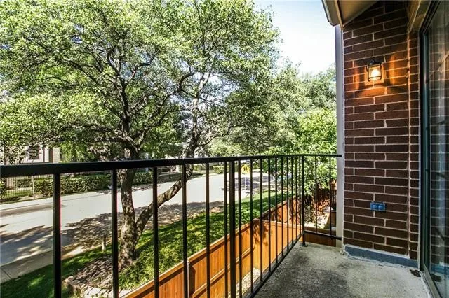 Condominium For Sale in Dallas County , 5100 Verde Valley Lane 280, Dallas, Texas 75254, 2 Bedroom, 2 Bathroom, Garage spaces, 1,154 Sqft, built in 1982, mls#21405092, Real Estate Agent in Dallas, Homes For Sale in Dallas county, Homes For Sale in Dallas, Realtor in Dallas Texas, Real Estate Brokerage Independent Realty Texas, Luminita Cordes Realtor