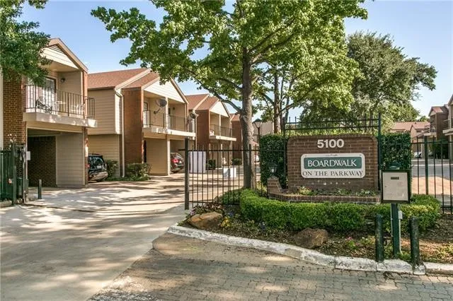 Condominium For Sale in Dallas County , 5100 Verde Valley Lane 280, Dallas, Texas 75254, 2 Bedroom, 2 Bathroom, Garage spaces, 1,154 Sqft, built in 1982, mls#21405092, Real Estate Agent in Dallas, Homes For Sale in Dallas county, Homes For Sale in Dallas, Realtor in Dallas Texas, Real Estate Brokerage Independent Realty Texas, Luminita Cordes Realtor