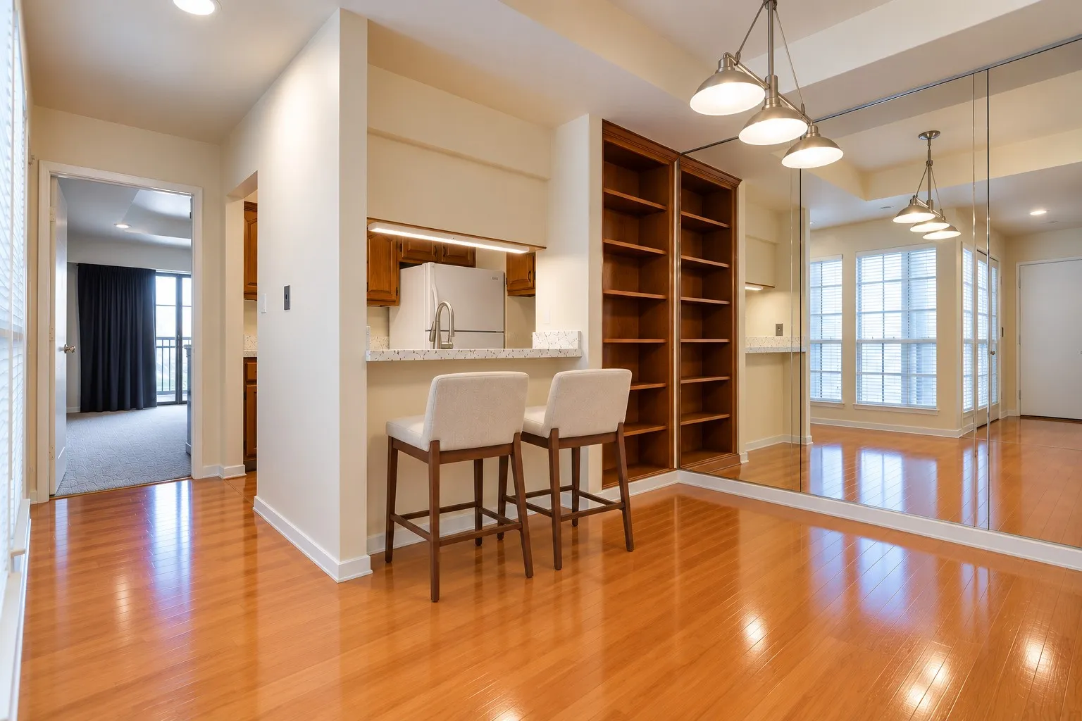 Condominium For Sale in Dallas County , 5100 Verde Valley Lane 280, Dallas, Texas 75254, 2 Bedroom, 2 Bathroom, Garage spaces, 1,154 Sqft, built in 1982, mls#21405092, Real Estate Agent in Dallas, Homes For Sale in Dallas county, Homes For Sale in Dallas, Realtor in Dallas Texas, Real Estate Brokerage Independent Realty Texas, Luminita Cordes Realtor