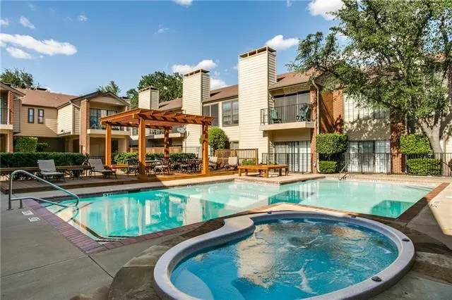 Condominium For Sale in Dallas County , 5100 Verde Valley Lane 280, Dallas, Texas 75254, 2 Bedroom, 2 Bathroom, Garage spaces, 1,154 Sqft, built in 1982, mls#21405092, Real Estate Agent in Dallas, Homes For Sale in Dallas county, Homes For Sale in Dallas, Realtor in Dallas Texas, Real Estate Brokerage Independent Realty Texas, Luminita Cordes Realtor