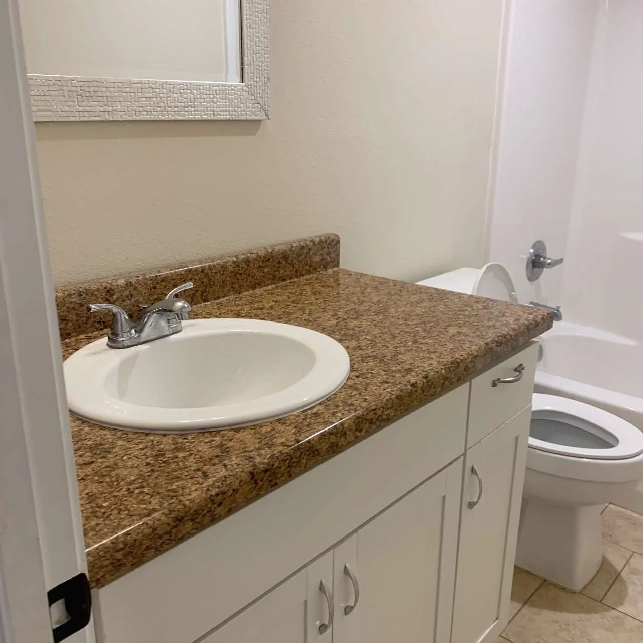 Single Family Residence For Rent in Fannin County , 214 Braz, Bonham, Texas 75418, 3 Bedroom, 2 Bathroom, Garage spaces, 1,496 Sqft, built in 2019, mls#21405251, Real Estate Agent in Bonham, Homes For Rent in Fannin county, Homes For Rent in Bonham, Realtor in Bonham Texas, Real Estate Brokerage Independent Realty Texas, Luminita Cordes Realtor