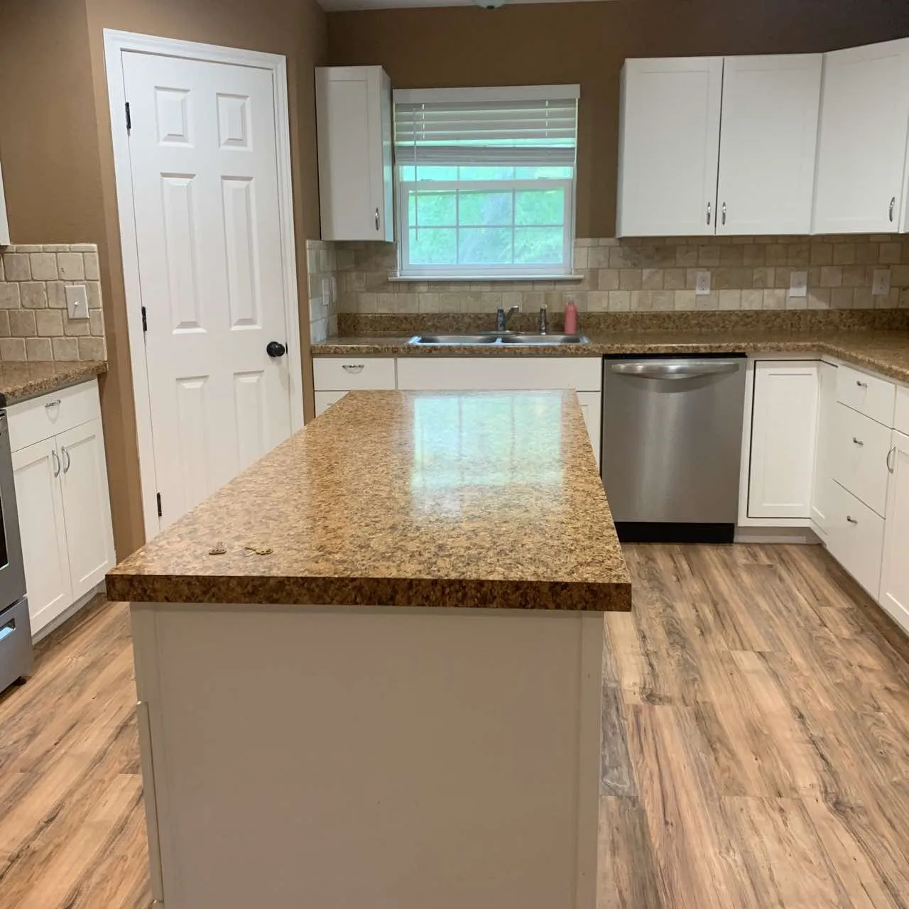 Single Family Residence For Rent in Fannin County , 214 Braz, Bonham, Texas 75418, 3 Bedroom, 2 Bathroom, Garage spaces, 1,496 Sqft, built in 2019, mls#21405251, Real Estate Agent in Bonham, Homes For Rent in Fannin county, Homes For Rent in Bonham, Realtor in Bonham Texas, Real Estate Brokerage Independent Realty Texas, Luminita Cordes Realtor