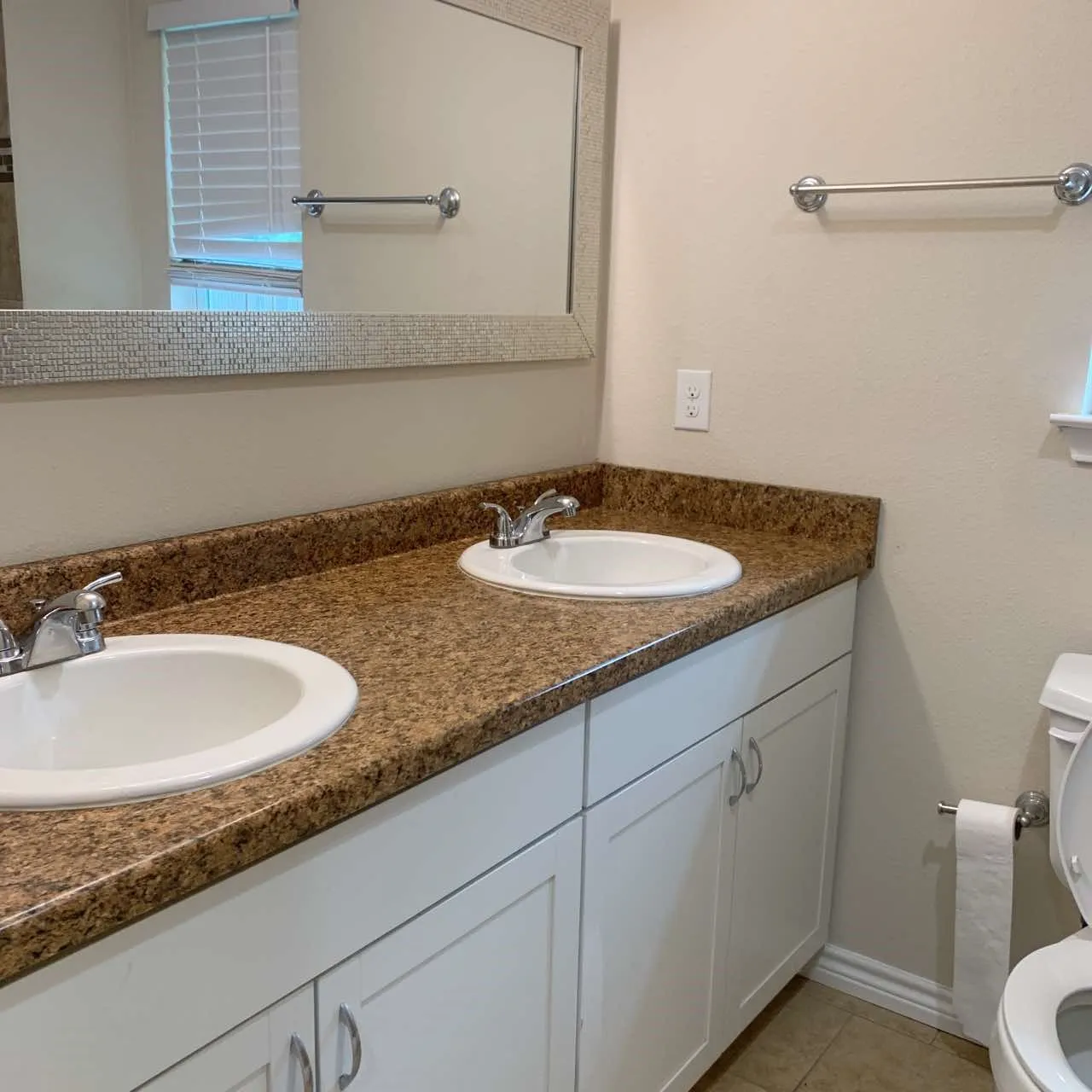 Single Family Residence For Rent in Fannin County , 214 Braz, Bonham, Texas 75418, 3 Bedroom, 2 Bathroom, Garage spaces, 1,496 Sqft, built in 2019, mls#21405251, Real Estate Agent in Bonham, Homes For Rent in Fannin county, Homes For Rent in Bonham, Realtor in Bonham Texas, Real Estate Brokerage Independent Realty Texas, Luminita Cordes Realtor