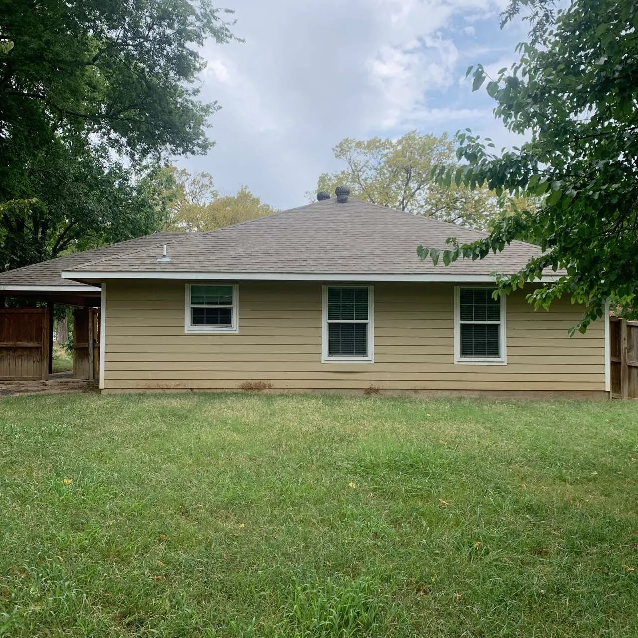 Single Family Residence For Rent in Fannin County , 214 Braz, Bonham, Texas 75418, 3 Bedroom, 2 Bathroom, Garage spaces, 1,496 Sqft, built in 2019, mls#21405251, Real Estate Agent in Bonham, Homes For Rent in Fannin county, Homes For Rent in Bonham, Realtor in Bonham Texas, Real Estate Brokerage Independent Realty Texas, Luminita Cordes Realtor