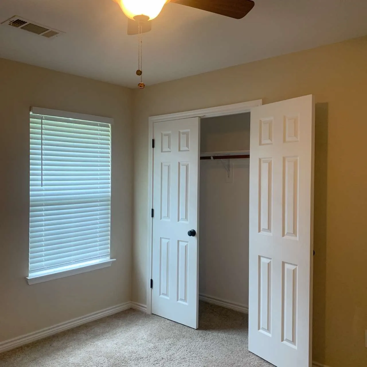 Single Family Residence For Rent in Fannin County , 214 Braz, Bonham, Texas 75418, 3 Bedroom, 2 Bathroom, Garage spaces, 1,496 Sqft, built in 2019, mls#21405251, Real Estate Agent in Bonham, Homes For Rent in Fannin county, Homes For Rent in Bonham, Realtor in Bonham Texas, Real Estate Brokerage Independent Realty Texas, Luminita Cordes Realtor