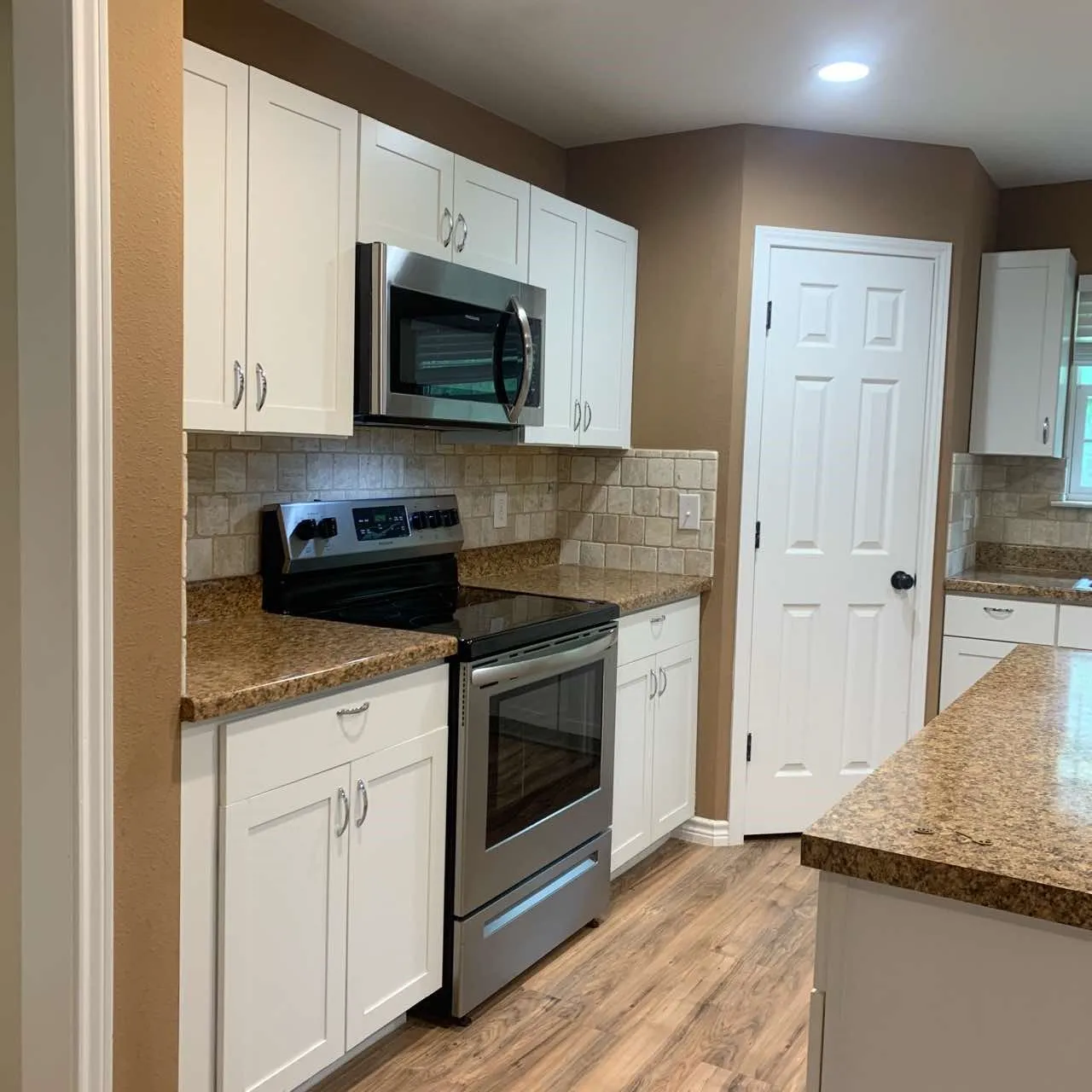 Single Family Residence For Rent in Fannin County , 214 Braz, Bonham, Texas 75418, 3 Bedroom, 2 Bathroom, Garage spaces, 1,496 Sqft, built in 2019, mls#21405251, Real Estate Agent in Bonham, Homes For Rent in Fannin county, Homes For Rent in Bonham, Realtor in Bonham Texas, Real Estate Brokerage Independent Realty Texas, Luminita Cordes Realtor
