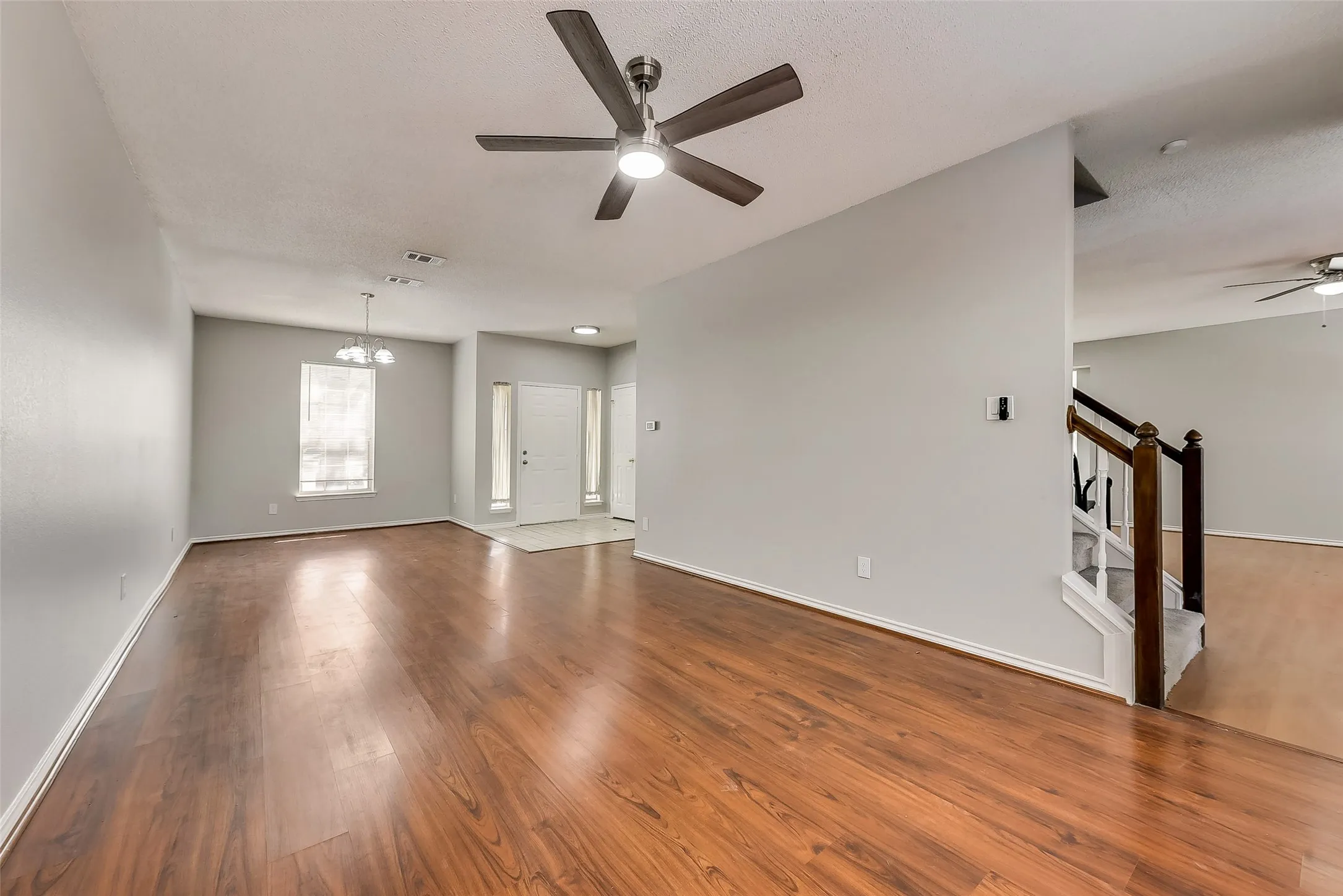 Single Family Residence For Rent in Dallas County , 503 Las Cruces Drive, Irving, Texas 75063, 4 Bedroom, 3 Bathroom, 2 Garage spaces, 2,240 Sqft, built in 1990, mls#21391094, Real Estate Agent in Irving, Homes For Rent in Dallas county, Homes For Rent in Irving, Realtor in Irving Texas, Real Estate Brokerage Independent Realty Texas, Luminita Cordes Realtor