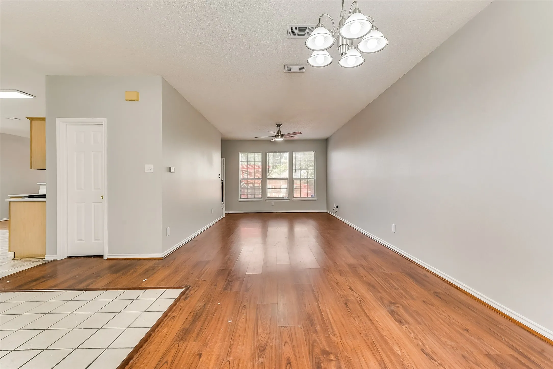 Single Family Residence For Rent in Dallas County , 503 Las Cruces Drive, Irving, Texas 75063, 4 Bedroom, 3 Bathroom, 2 Garage spaces, 2,240 Sqft, built in 1990, mls#21391094, Real Estate Agent in Irving, Homes For Rent in Dallas county, Homes For Rent in Irving, Realtor in Irving Texas, Real Estate Brokerage Independent Realty Texas, Luminita Cordes Realtor