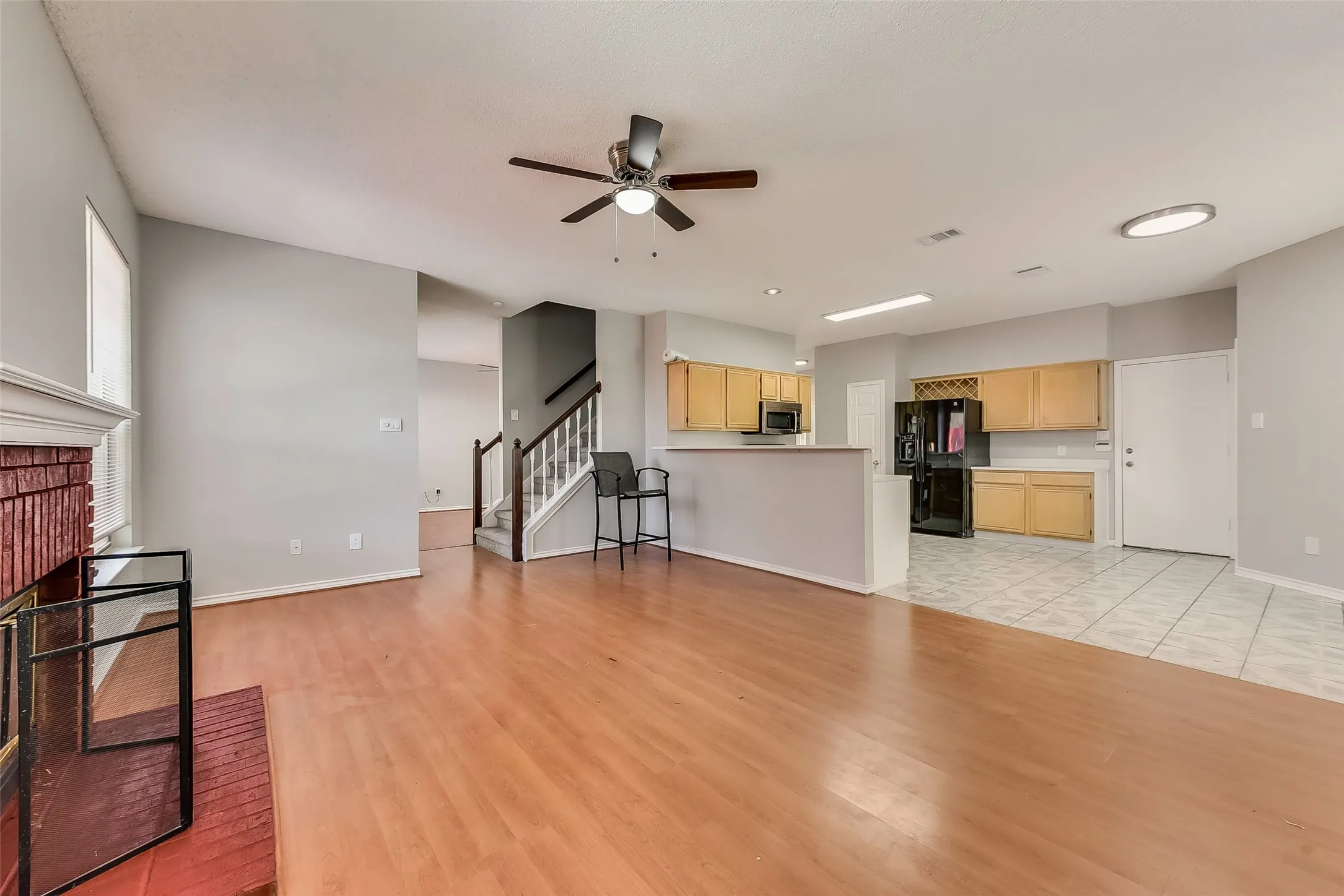 Single Family Residence For Rent in Dallas County , 503 Las Cruces Drive, Irving, Texas 75063, 4 Bedroom, 3 Bathroom, 2 Garage spaces, 2,240 Sqft, built in 1990, mls#21391094, Real Estate Agent in Irving, Homes For Rent in Dallas county, Homes For Rent in Irving, Realtor in Irving Texas, Real Estate Brokerage Independent Realty Texas, Luminita Cordes Realtor
