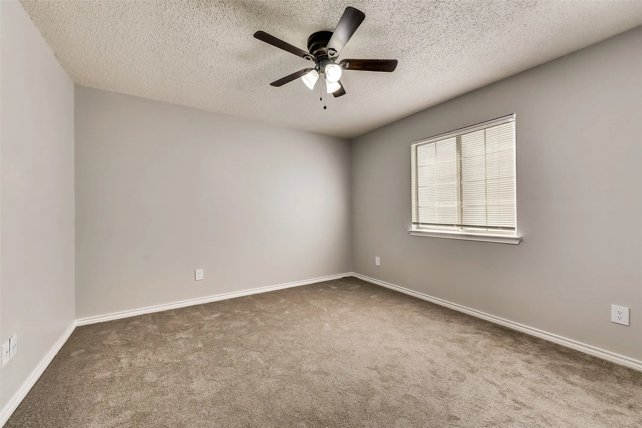 Single Family Residence For Rent in Dallas County , 503 Las Cruces Drive, Irving, Texas 75063, 4 Bedroom, 3 Bathroom, 2 Garage spaces, 2,240 Sqft, built in 1990, mls#21391094, Real Estate Agent in Irving, Homes For Rent in Dallas county, Homes For Rent in Irving, Realtor in Irving Texas, Real Estate Brokerage Independent Realty Texas, Luminita Cordes Realtor