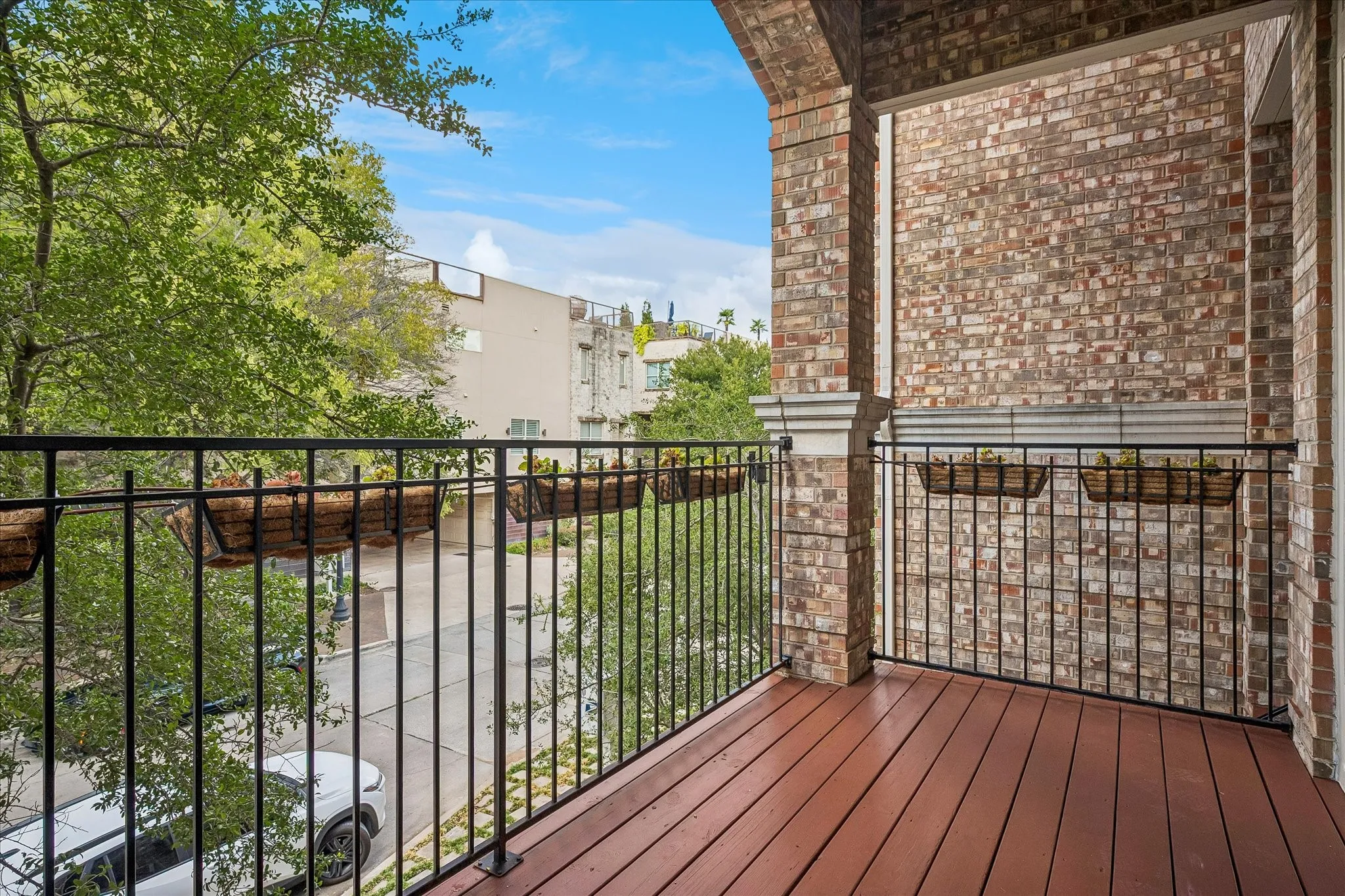 Townhouse For Rent in Dallas County , 2916 Thomas Avenue, Dallas, Texas 75204, 3 Bedroom, 4 Bathroom, 2 Garage spaces, 3,555 Sqft, built in 2000, mls#21405256, Real Estate Agent in Dallas, Homes For Rent in Dallas county, Homes For Rent in Dallas, Realtor in Dallas Texas, Real Estate Brokerage Independent Realty Texas, Luminita Cordes Realtor