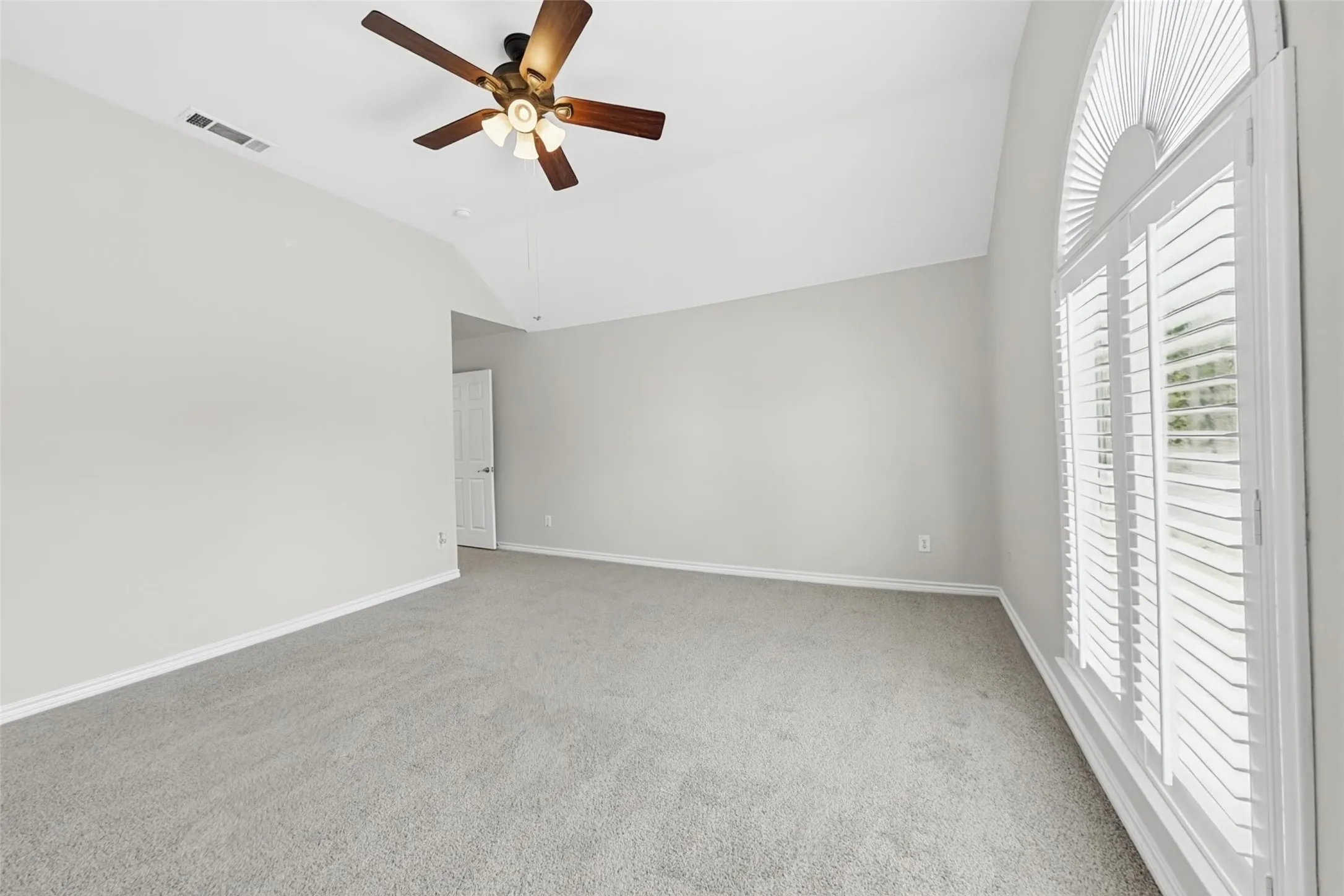 Single Family Residence For Sale in Collin County , 304 Palomino Lane, Celina, Texas 75009, 5 Bedroom, 4 Bathroom, 3 Garage spaces, 4,284 Sqft, built in 2005, mls#21405258, Real Estate Agent in Celina, Homes For Sale in Collin county, Homes For Sale in Celina, Realtor in Celina Texas, Real Estate Brokerage Independent Realty Texas, Luminita Cordes Realtor