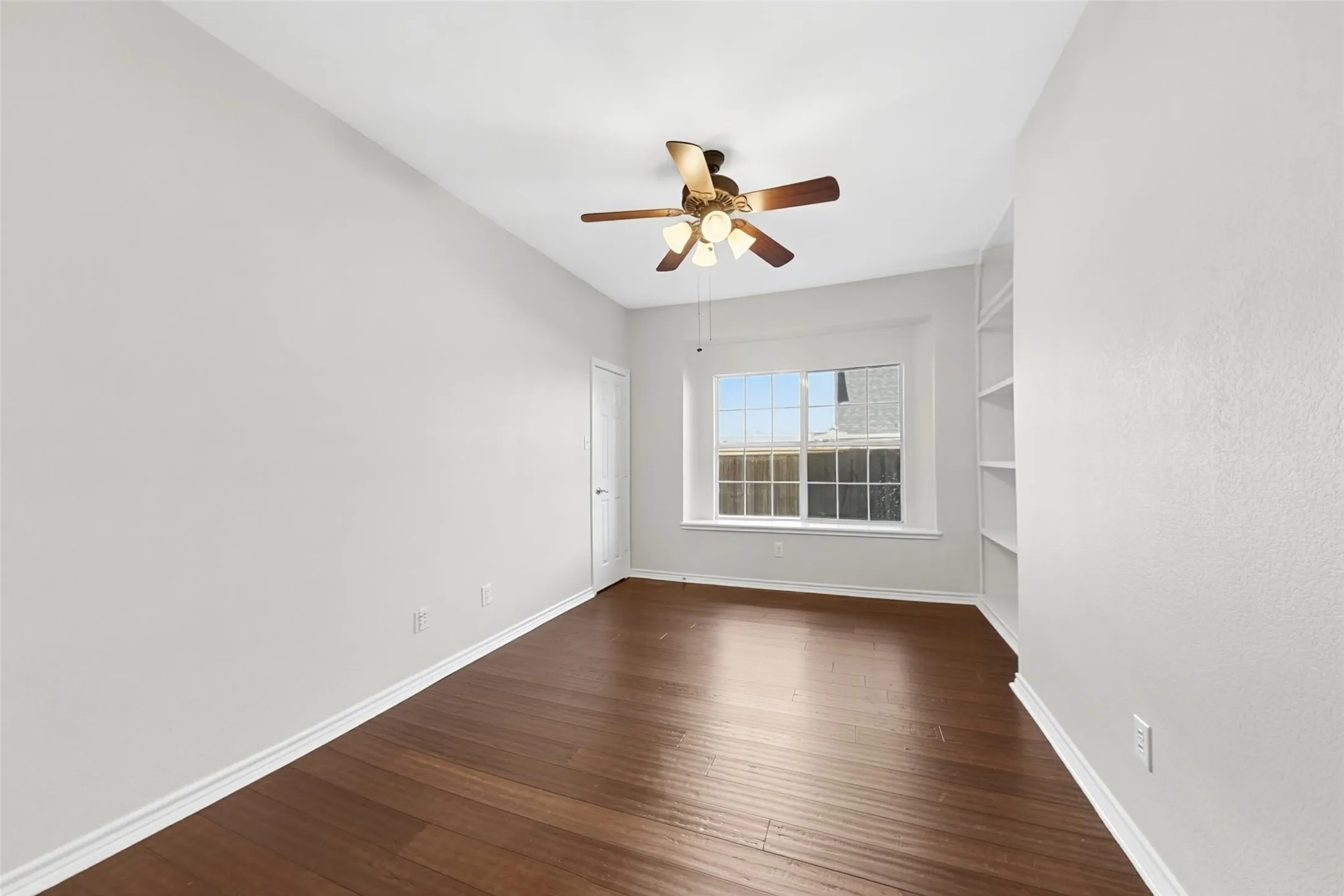 Single Family Residence For Sale in Collin County , 304 Palomino Lane, Celina, Texas 75009, 5 Bedroom, 4 Bathroom, 3 Garage spaces, 4,284 Sqft, built in 2005, mls#21405258, Real Estate Agent in Celina, Homes For Sale in Collin county, Homes For Sale in Celina, Realtor in Celina Texas, Real Estate Brokerage Independent Realty Texas, Luminita Cordes Realtor