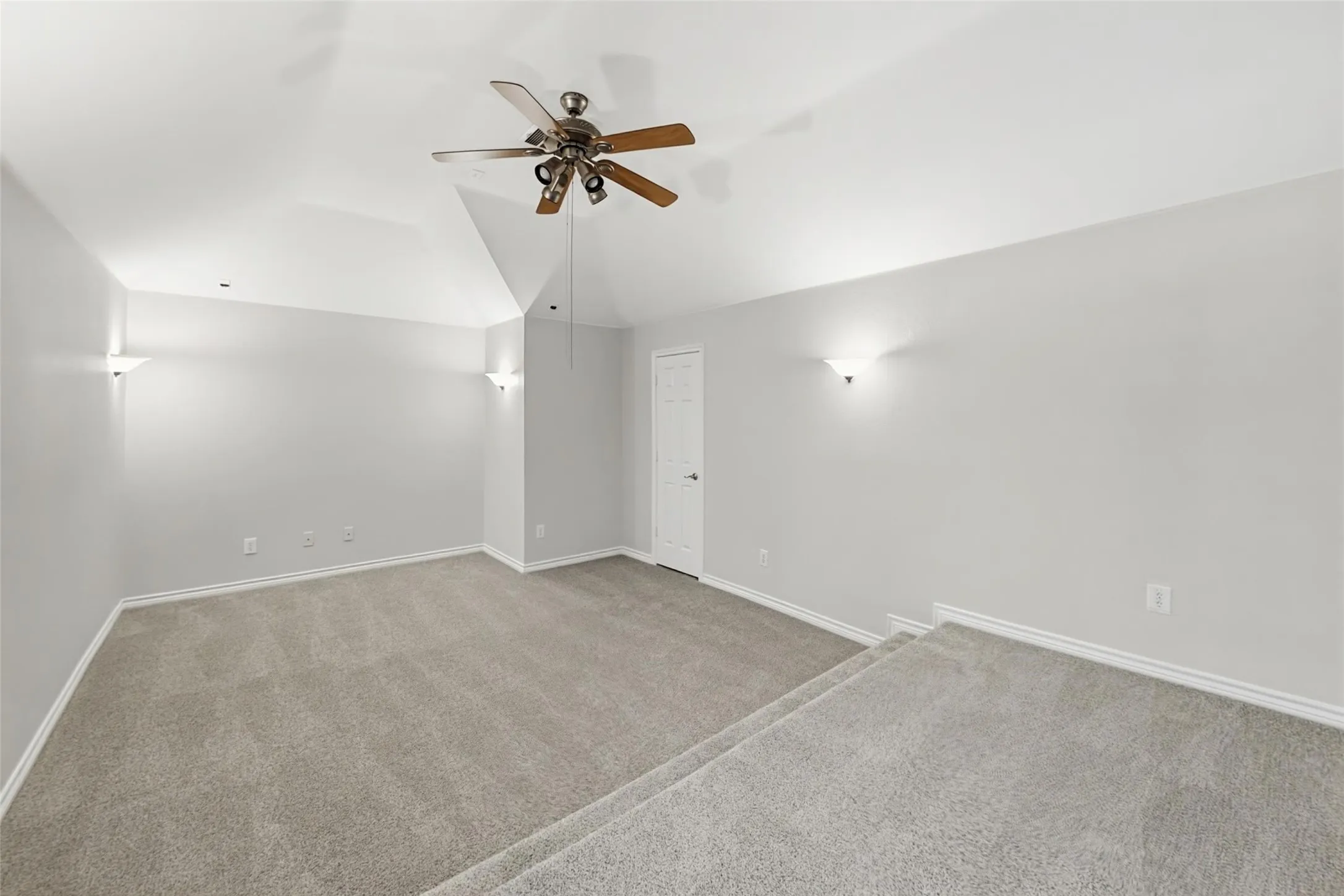 Single Family Residence For Sale in Collin County , 304 Palomino Lane, Celina, Texas 75009, 5 Bedroom, 4 Bathroom, 3 Garage spaces, 4,284 Sqft, built in 2005, mls#21405258, Real Estate Agent in Celina, Homes For Sale in Collin county, Homes For Sale in Celina, Realtor in Celina Texas, Real Estate Brokerage Independent Realty Texas, Luminita Cordes Realtor