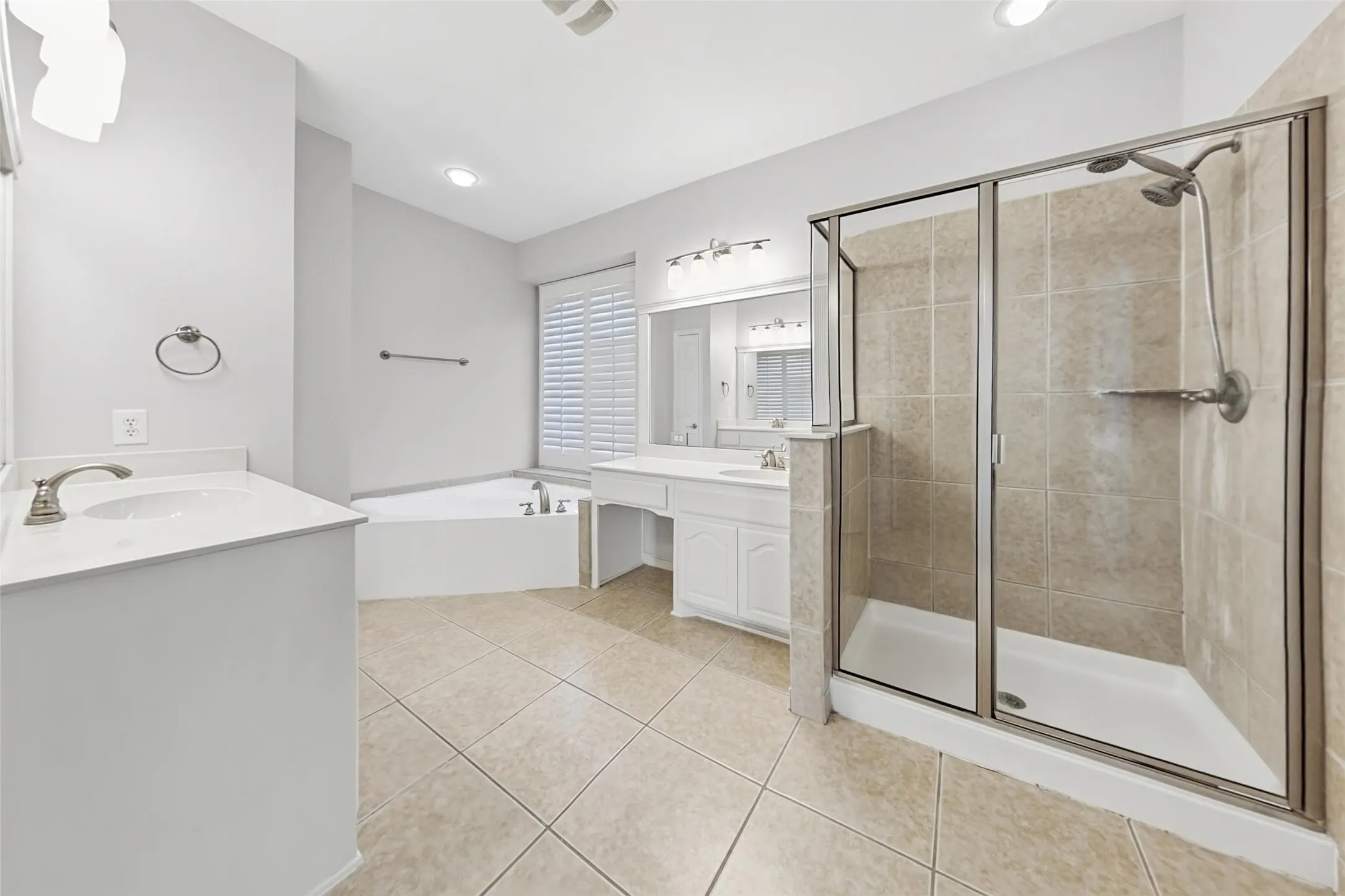 Single Family Residence For Sale in Collin County , 304 Palomino Lane, Celina, Texas 75009, 5 Bedroom, 4 Bathroom, 3 Garage spaces, 4,284 Sqft, built in 2005, mls#21405258, Real Estate Agent in Celina, Homes For Sale in Collin county, Homes For Sale in Celina, Realtor in Celina Texas, Real Estate Brokerage Independent Realty Texas, Luminita Cordes Realtor