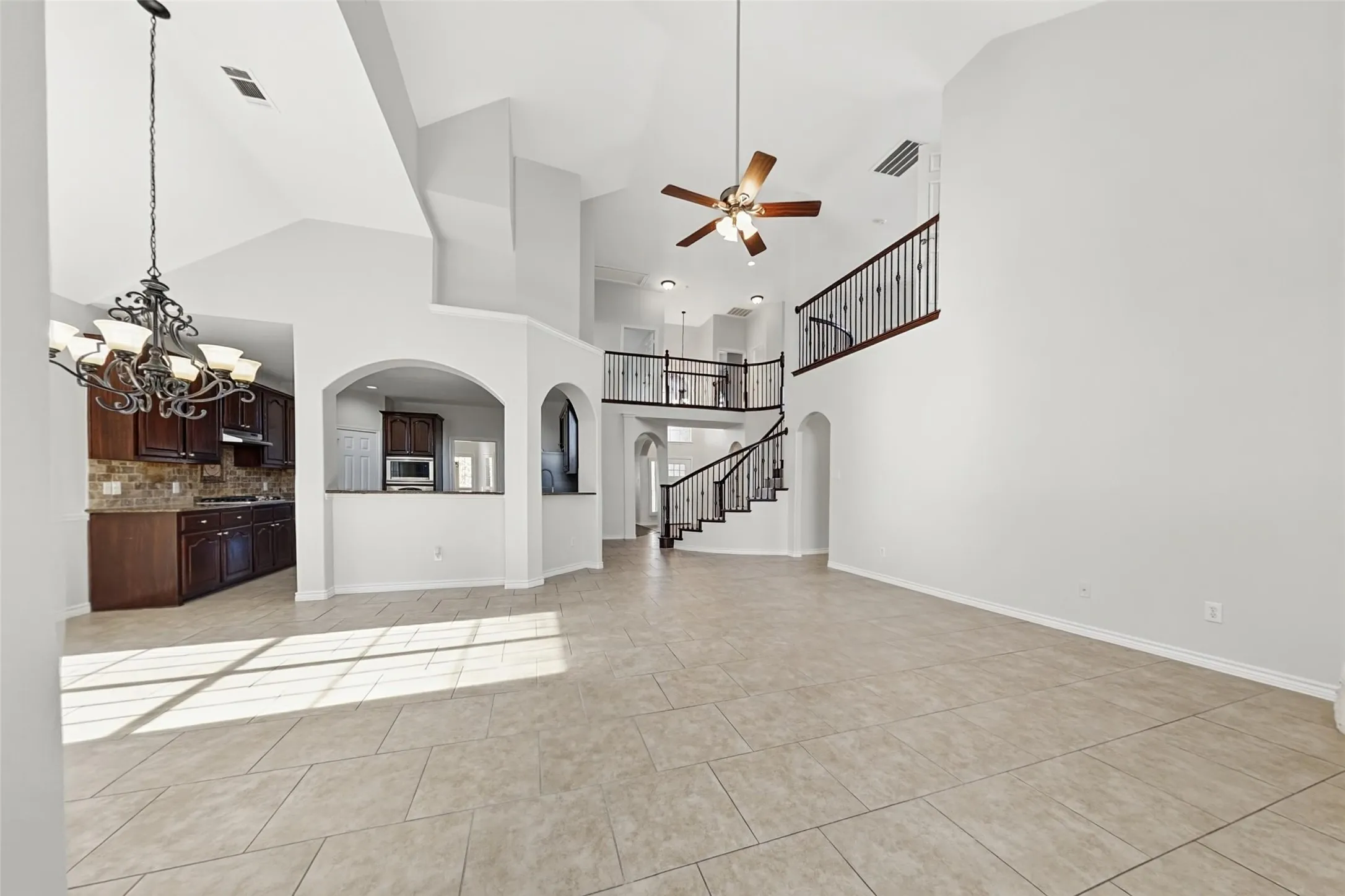 Single Family Residence For Sale in Collin County , 304 Palomino Lane, Celina, Texas 75009, 5 Bedroom, 4 Bathroom, 3 Garage spaces, 4,284 Sqft, built in 2005, mls#21405258, Real Estate Agent in Celina, Homes For Sale in Collin county, Homes For Sale in Celina, Realtor in Celina Texas, Real Estate Brokerage Independent Realty Texas, Luminita Cordes Realtor