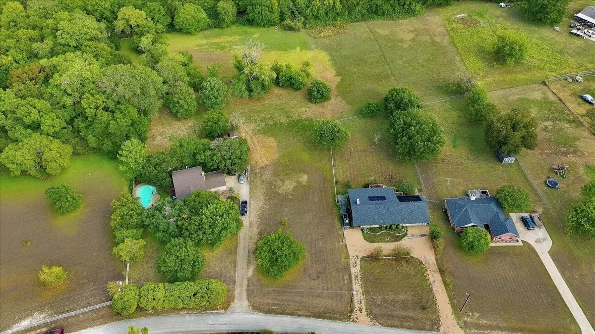 Unimproved Land For Sale in Ellis County , 622 Chisholm Trail, Waxahachie, Texas 75165, 0, 0, Garage spaces, 0 Sqft, built in 0, mls#21404361, Real Estate Agent in Waxahachie, Homes For Sale in Ellis county, Homes For Sale in Waxahachie, Realtor in Waxahachie Texas, Real Estate Brokerage Independent Realty Texas, Luminita Cordes Realtor