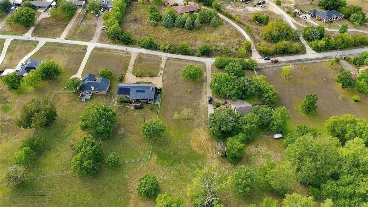 Unimproved Land For Sale in Ellis County , 622 Chisholm Trail, Waxahachie, Texas 75165, 0, 0, Garage spaces, 0 Sqft, built in 0, mls#21404361, Real Estate Agent in Waxahachie, Homes For Sale in Ellis county, Homes For Sale in Waxahachie, Realtor in Waxahachie Texas, Real Estate Brokerage Independent Realty Texas, Luminita Cordes Realtor