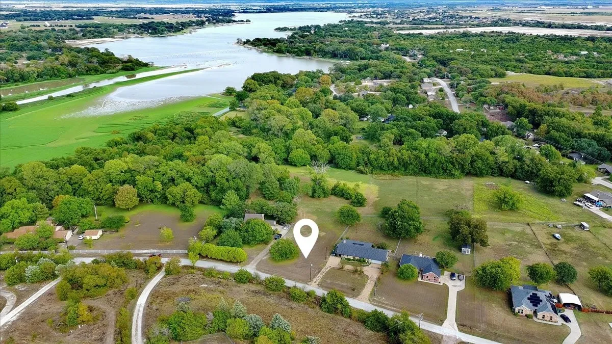 Unimproved Land For Sale in Ellis County , 622 Chisholm Trail, Waxahachie, Texas 75165, 0, 0, Garage spaces, 0 Sqft, built in 0, mls#21404361, Real Estate Agent in Waxahachie, Homes For Sale in Ellis county, Homes For Sale in Waxahachie, Realtor in Waxahachie Texas, Real Estate Brokerage Independent Realty Texas, Luminita Cordes Realtor
