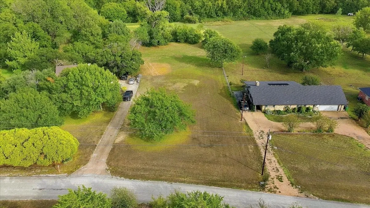 Unimproved Land For Sale in Ellis County , 622 Chisholm Trail, Waxahachie, Texas 75165, 0, 0, Garage spaces, 0 Sqft, built in 0, mls#21404361, Real Estate Agent in Waxahachie, Homes For Sale in Ellis county, Homes For Sale in Waxahachie, Realtor in Waxahachie Texas, Real Estate Brokerage Independent Realty Texas, Luminita Cordes Realtor