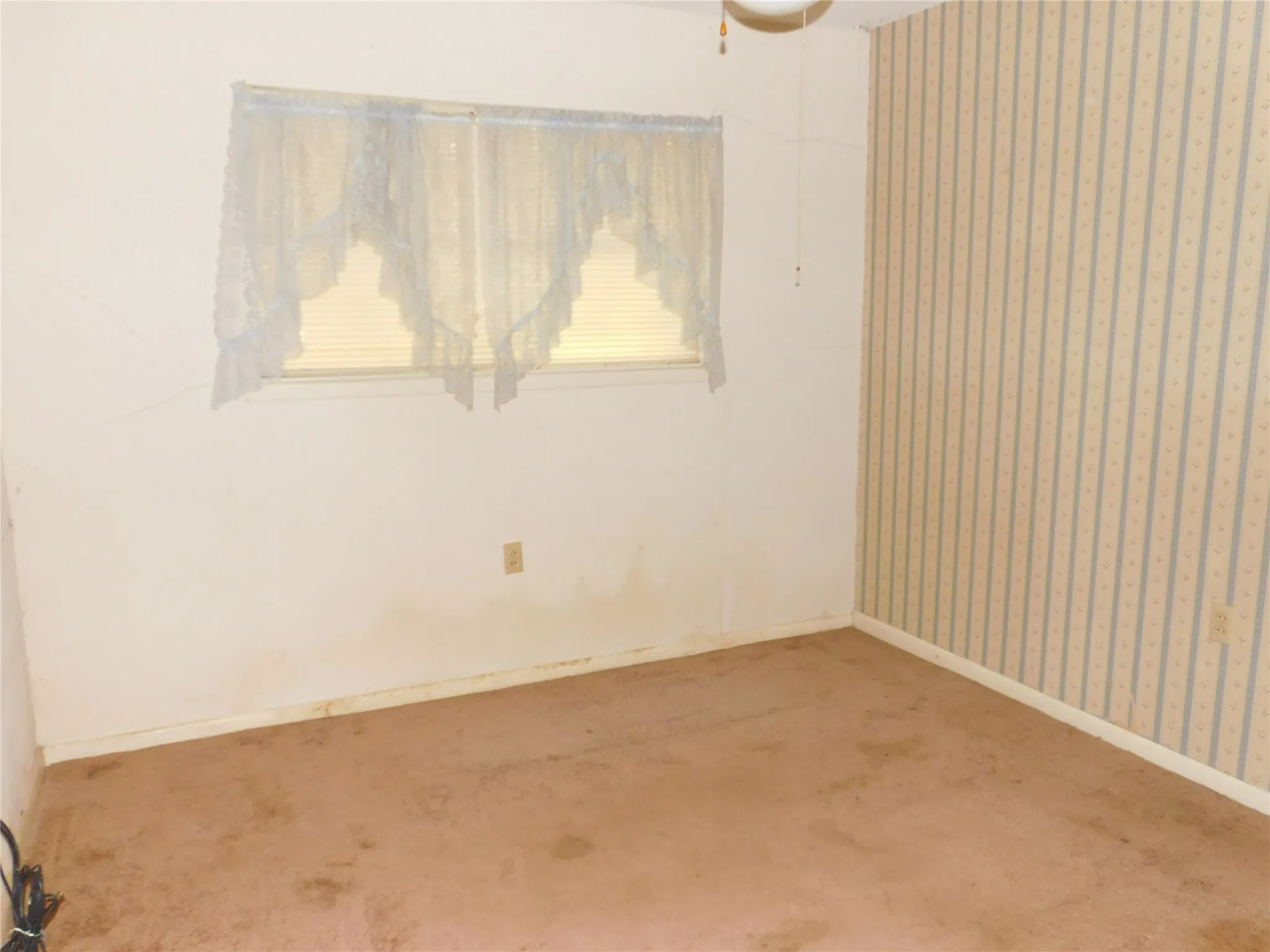 Hall BR