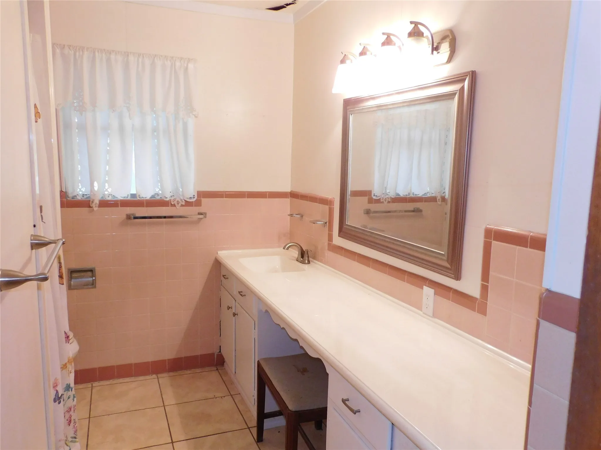 hall bath with shower