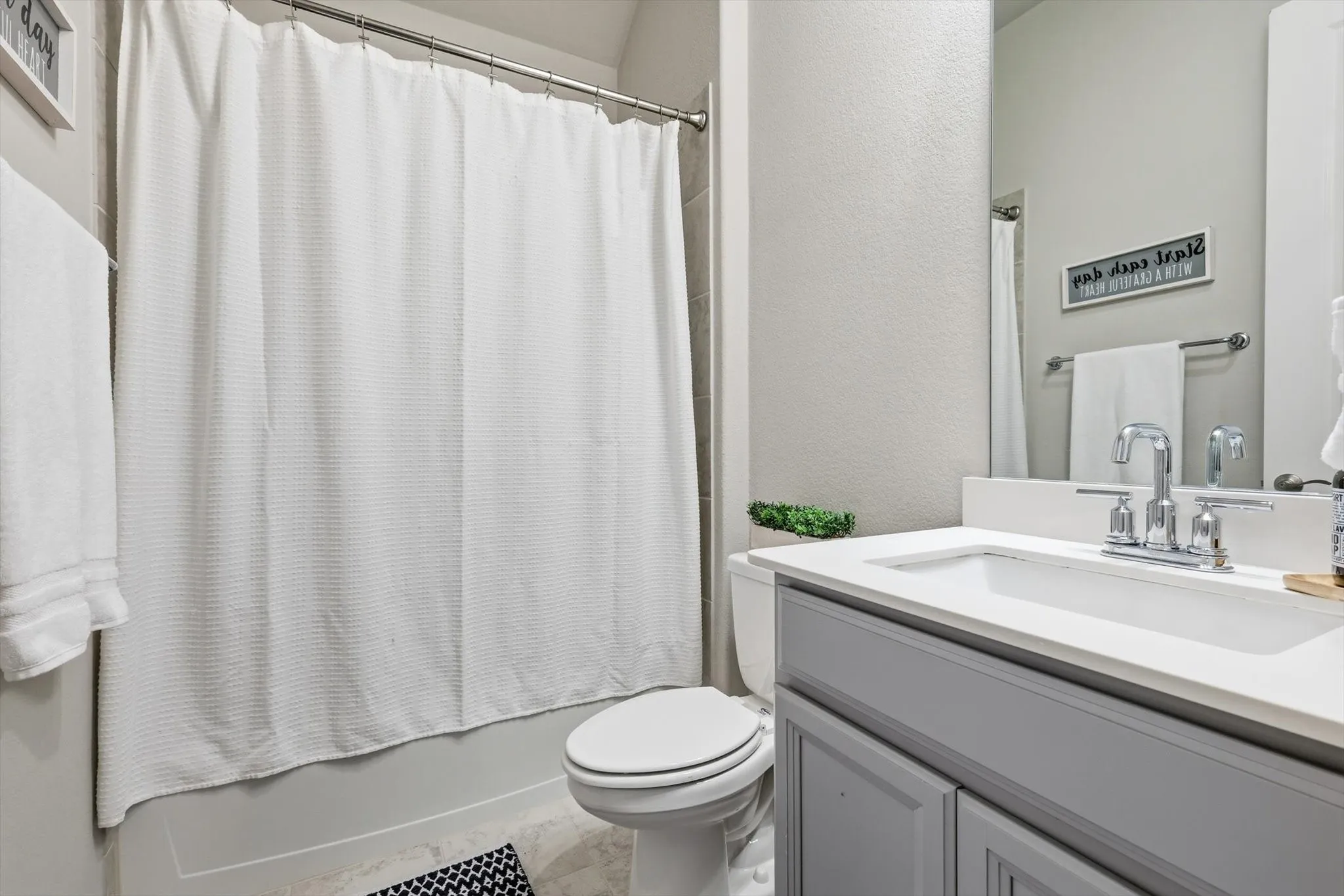 Single Family Residence For Rent in Collin County , 2371 Canary Grass Lane, Prosper, Texas 75078, 3 Bedroom, 3 Bathroom, 2 Garage spaces, 2,315 Sqft, built in 2020, mls#21405272, Real Estate Agent in Prosper, Homes For Rent in Collin county, Homes For Rent in Prosper, Realtor in Prosper Texas, Real Estate Brokerage Independent Realty Texas, Luminita Cordes Realtor