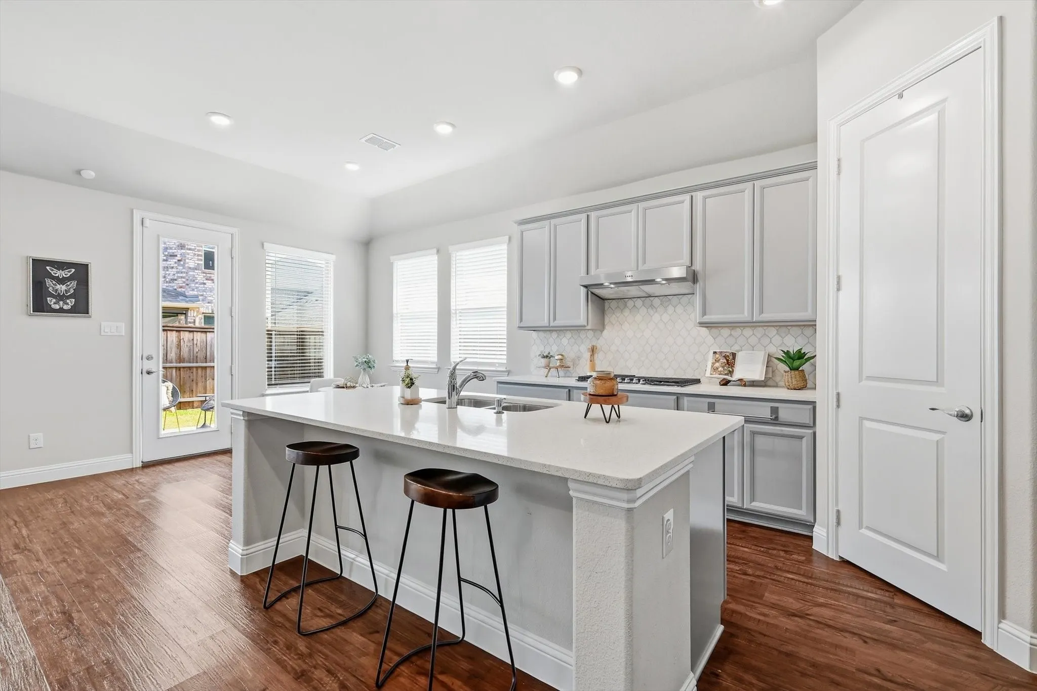 Single Family Residence For Rent in Collin County , 2371 Canary Grass Lane, Prosper, Texas 75078, 3 Bedroom, 3 Bathroom, 2 Garage spaces, 2,315 Sqft, built in 2020, mls#21405272, Real Estate Agent in Prosper, Homes For Rent in Collin county, Homes For Rent in Prosper, Realtor in Prosper Texas, Real Estate Brokerage Independent Realty Texas, Luminita Cordes Realtor