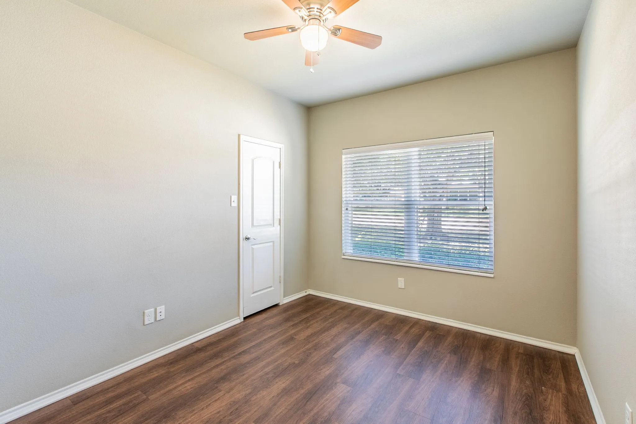 Single Family Residence For Sale in Mc Lennan County , 1502 Jane Lane, West, Texas 76691, 3 Bedroom, 2 Bathroom, 2 Garage spaces, 1,600 Sqft, built in 2013, mls#21405182, Real Estate Agent in West, Homes For Sale in Mc Lennan county, Homes For Sale in West, Realtor in West Texas, Real Estate Brokerage Independent Realty Texas, Luminita Cordes Realtor