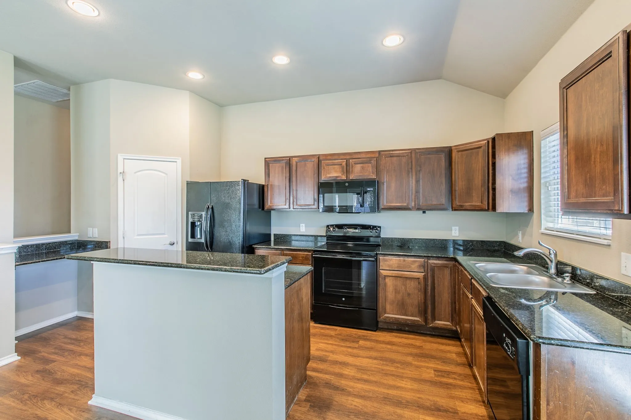 Single Family Residence For Sale in Mc Lennan County , 1502 Jane Lane, West, Texas 76691, 3 Bedroom, 2 Bathroom, 2 Garage spaces, 1,600 Sqft, built in 2013, mls#21405182, Real Estate Agent in West, Homes For Sale in Mc Lennan county, Homes For Sale in West, Realtor in West Texas, Real Estate Brokerage Independent Realty Texas, Luminita Cordes Realtor