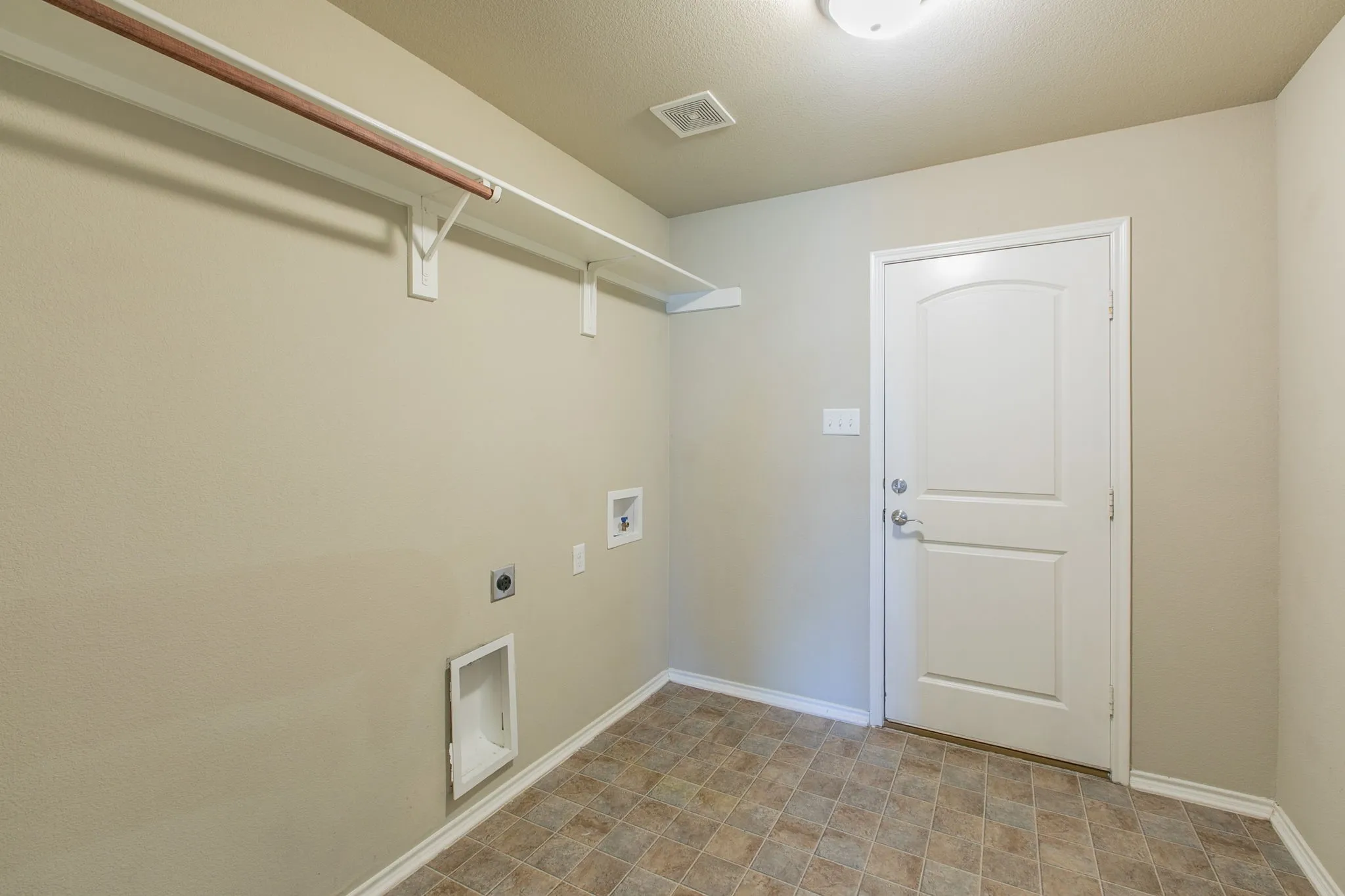 Single Family Residence For Sale in Mc Lennan County , 1502 Jane Lane, West, Texas 76691, 3 Bedroom, 2 Bathroom, 2 Garage spaces, 1,600 Sqft, built in 2013, mls#21405182, Real Estate Agent in West, Homes For Sale in Mc Lennan county, Homes For Sale in West, Realtor in West Texas, Real Estate Brokerage Independent Realty Texas, Luminita Cordes Realtor