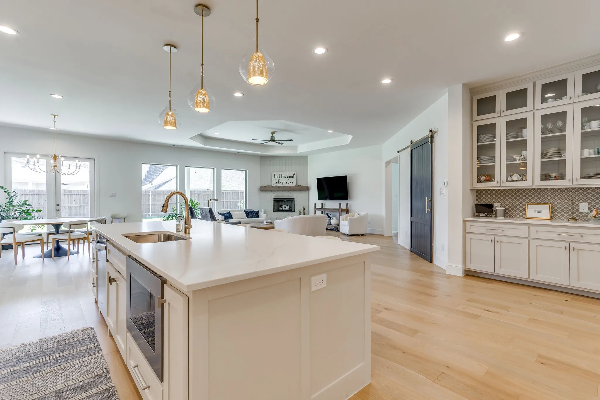 Single Family Residence For Sale in Parker County , 950 Highlands Avenue, Aledo, Texas 76008, 4 Bedroom, 3 Bathroom, 2 Garage spaces, 3,411 Sqft, built in 2024, mls#21404459, Real Estate Agent in Aledo, Homes For Sale in Parker county, Homes For Sale in Aledo, Realtor in Aledo Texas, Real Estate Brokerage Independent Realty Texas, Luminita Cordes Realtor