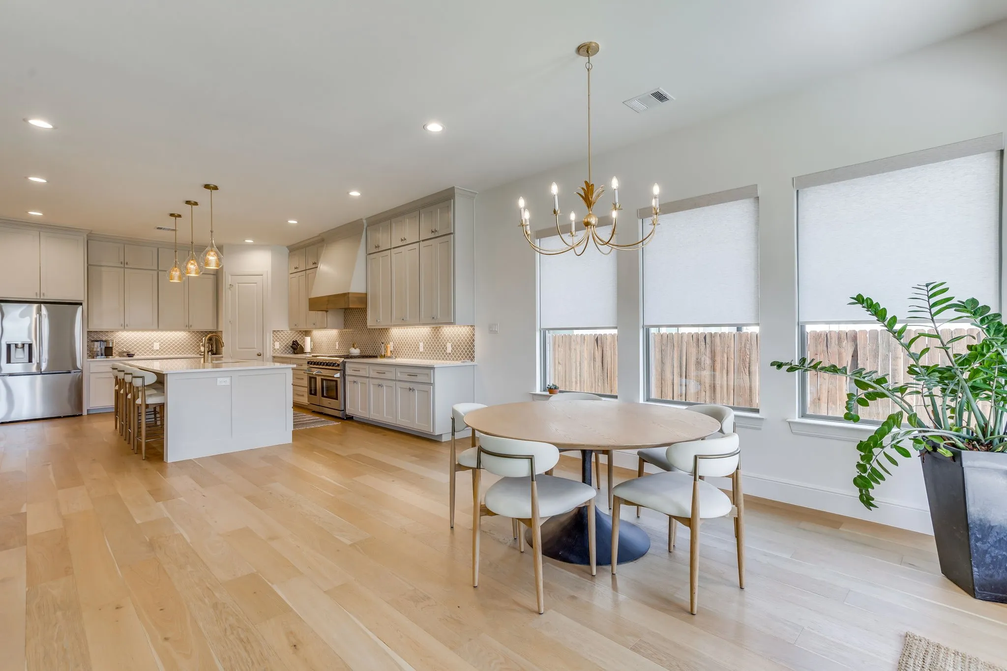 Single Family Residence For Sale in Parker County , 950 Highlands Avenue, Aledo, Texas 76008, 4 Bedroom, 3 Bathroom, 2 Garage spaces, 3,411 Sqft, built in 2024, mls#21404459, Real Estate Agent in Aledo, Homes For Sale in Parker county, Homes For Sale in Aledo, Realtor in Aledo Texas, Real Estate Brokerage Independent Realty Texas, Luminita Cordes Realtor