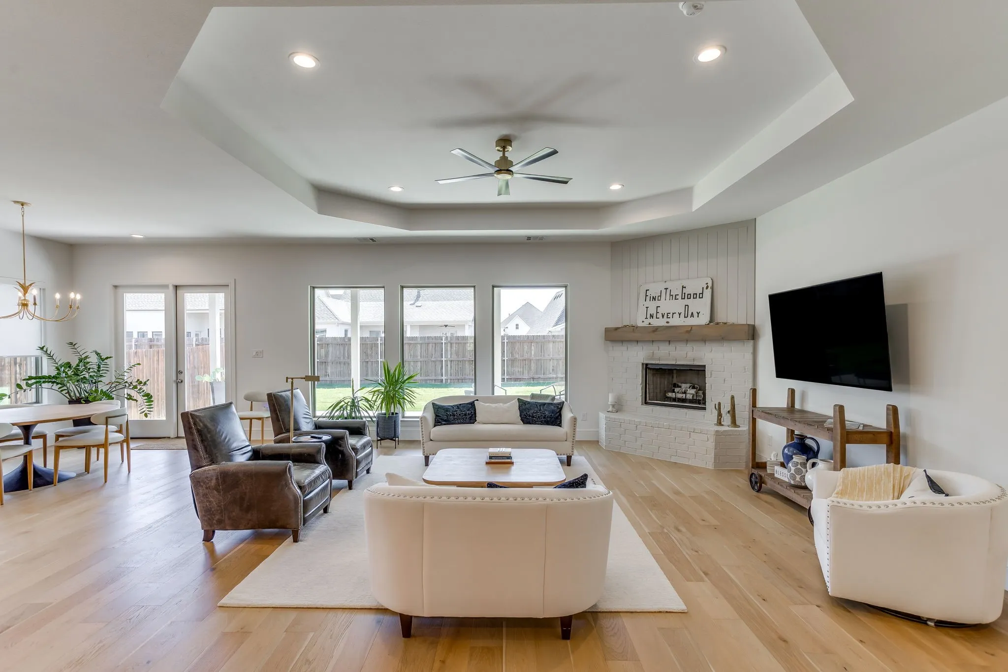 Single Family Residence For Sale in Parker County , 950 Highlands Avenue, Aledo, Texas 76008, 4 Bedroom, 3 Bathroom, 2 Garage spaces, 3,411 Sqft, built in 2024, mls#21404459, Real Estate Agent in Aledo, Homes For Sale in Parker county, Homes For Sale in Aledo, Realtor in Aledo Texas, Real Estate Brokerage Independent Realty Texas, Luminita Cordes Realtor